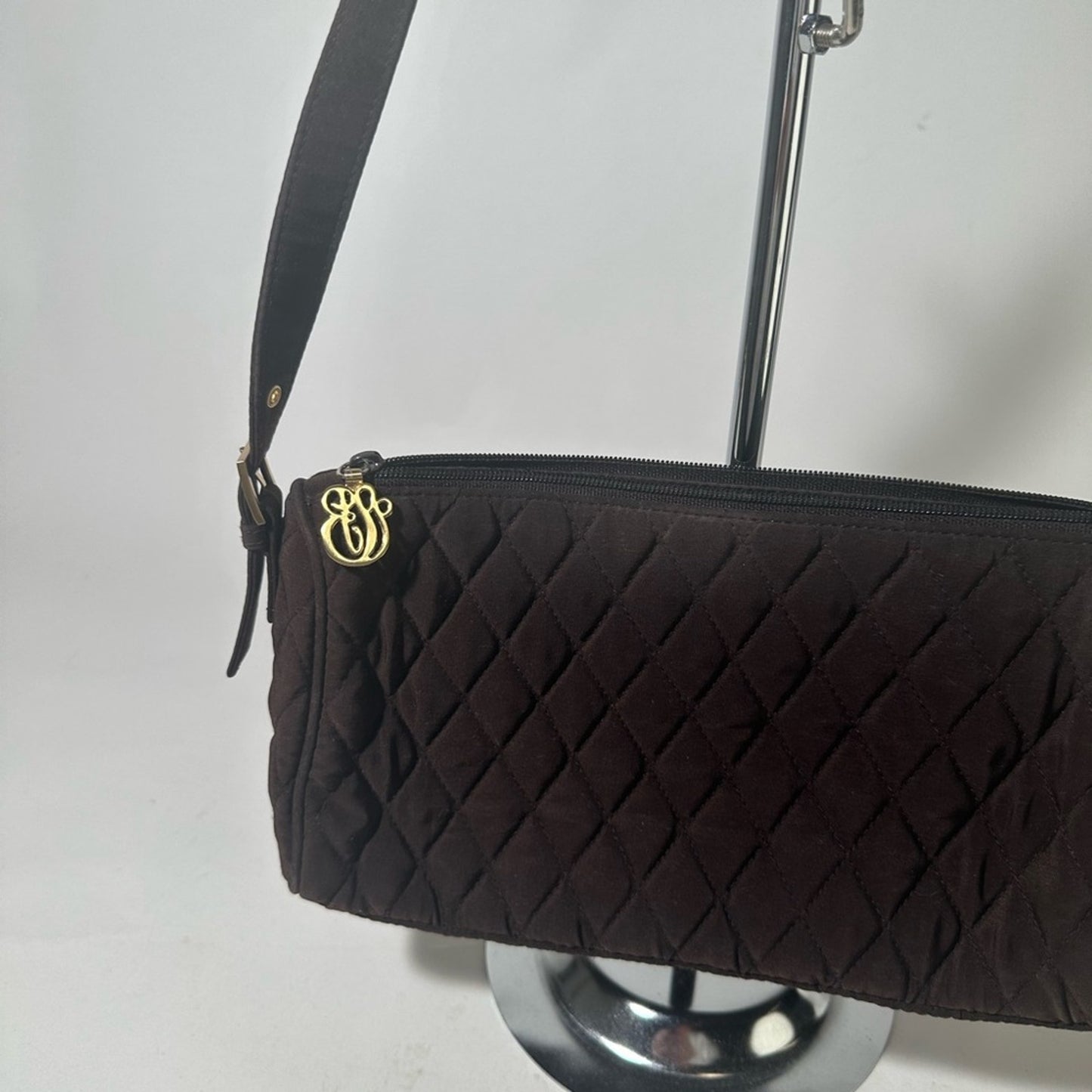 Elegant Black Quilted Shoulder Bag with Diamond Pattern
