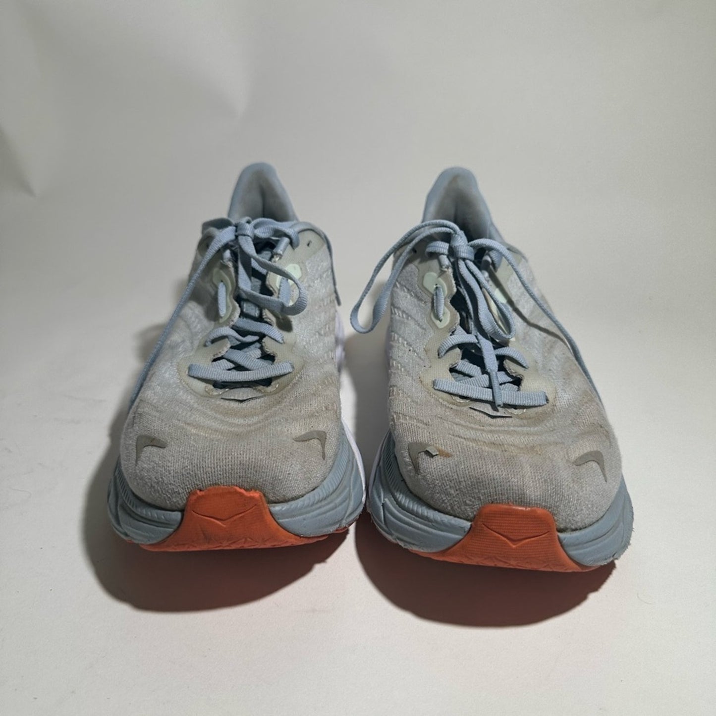 Hoka Arahi 6