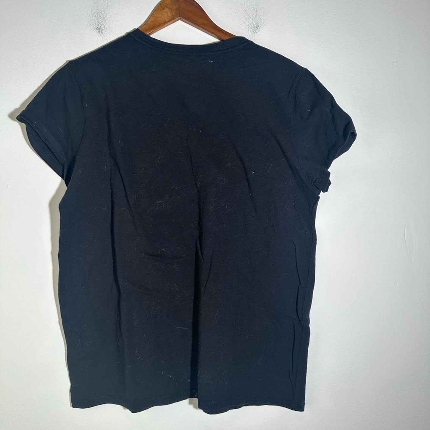 Blue Mountain Black V-Neck T-Shirt XL