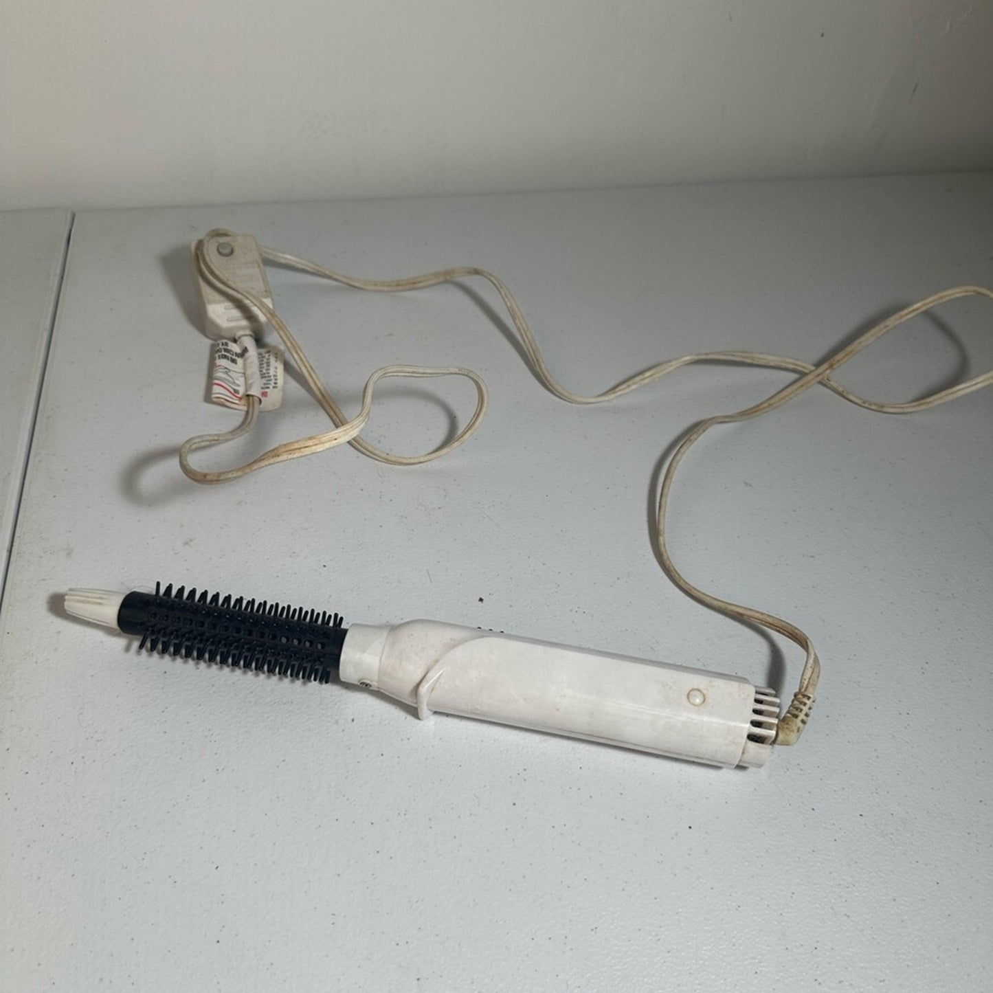 Windmere White Hair Styling Tool