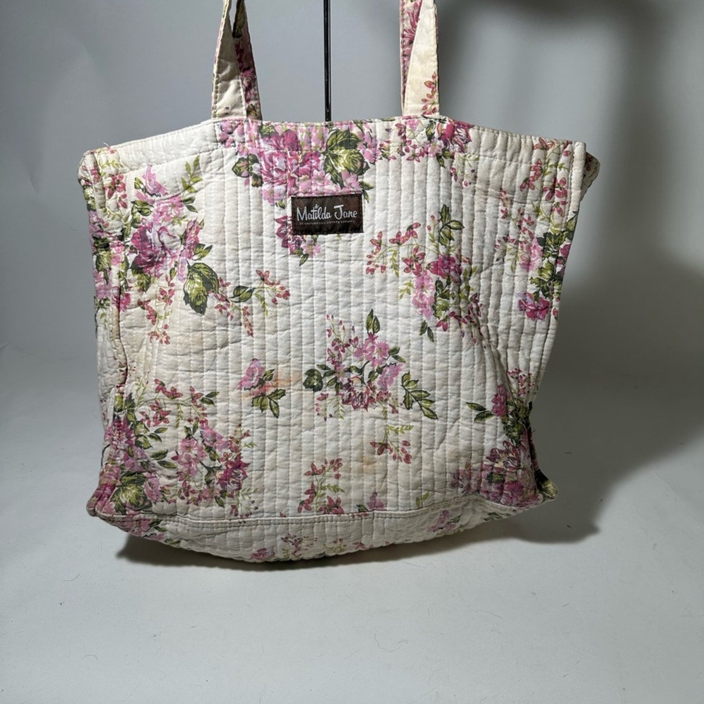 Elegant Cream and Pink Floral Tote Bag with Quilted Design