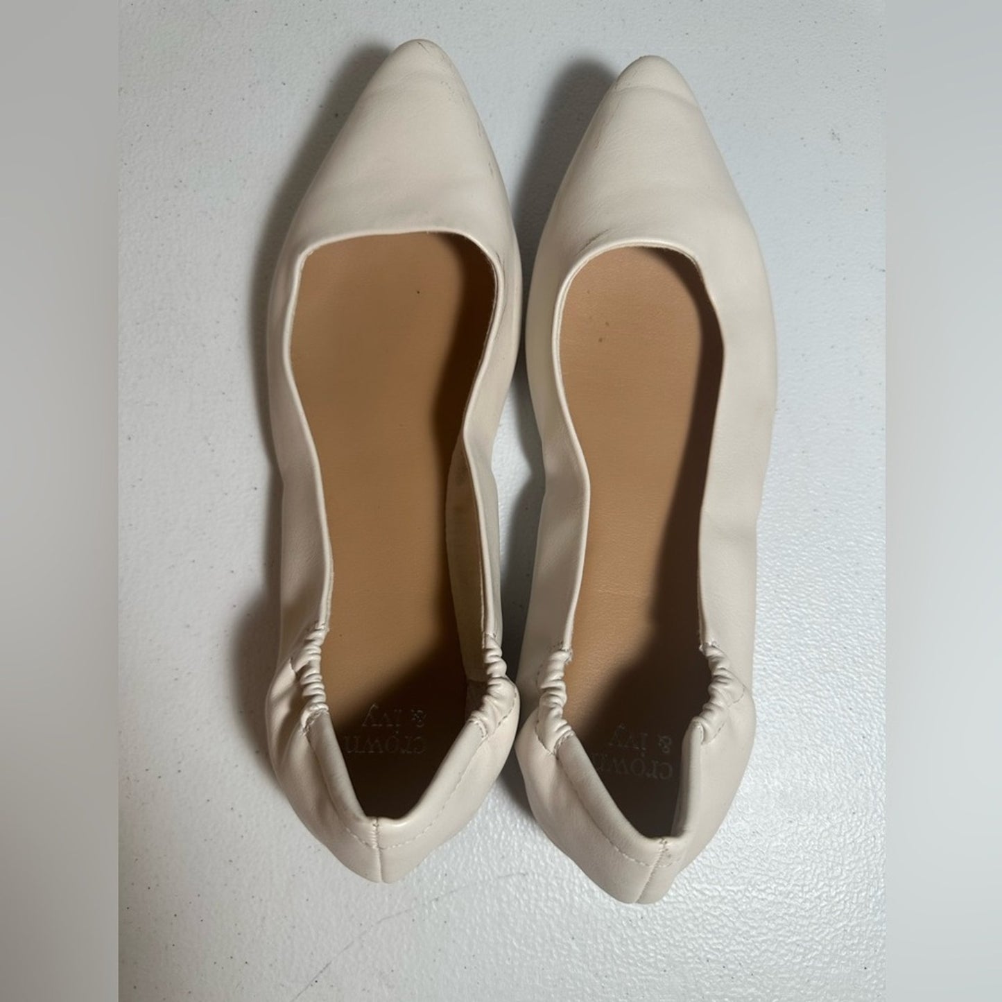 Crown & Ivy Women's Cream Flats