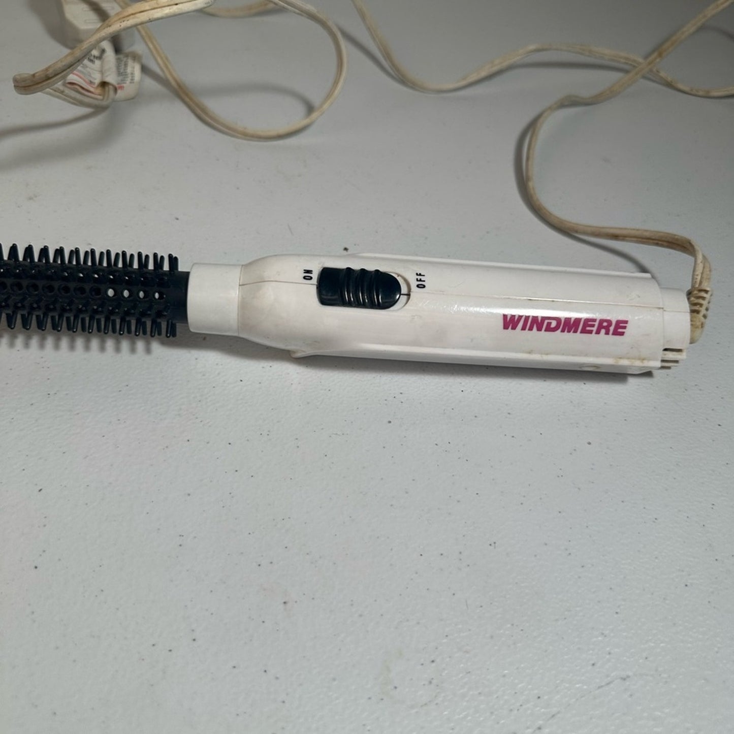 Windmere White Hair Styling Tool