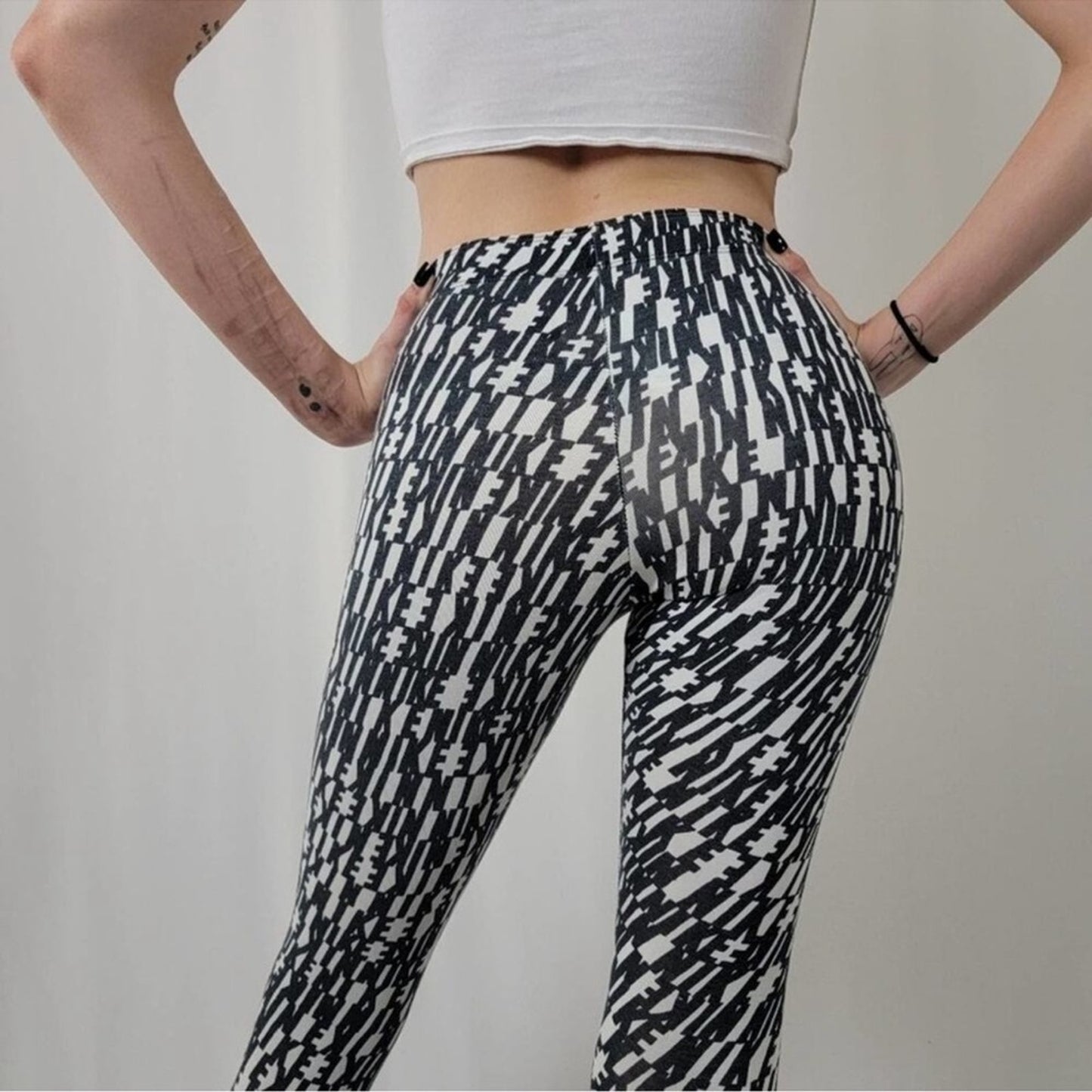 Nike Leg-A-See-AOP Leggings