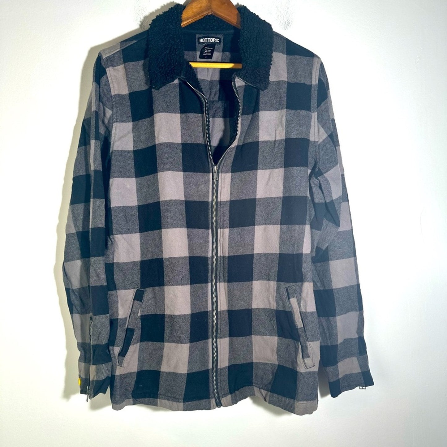 Hot Topic Plaid Zip-Up Jacket with Cozy Collar