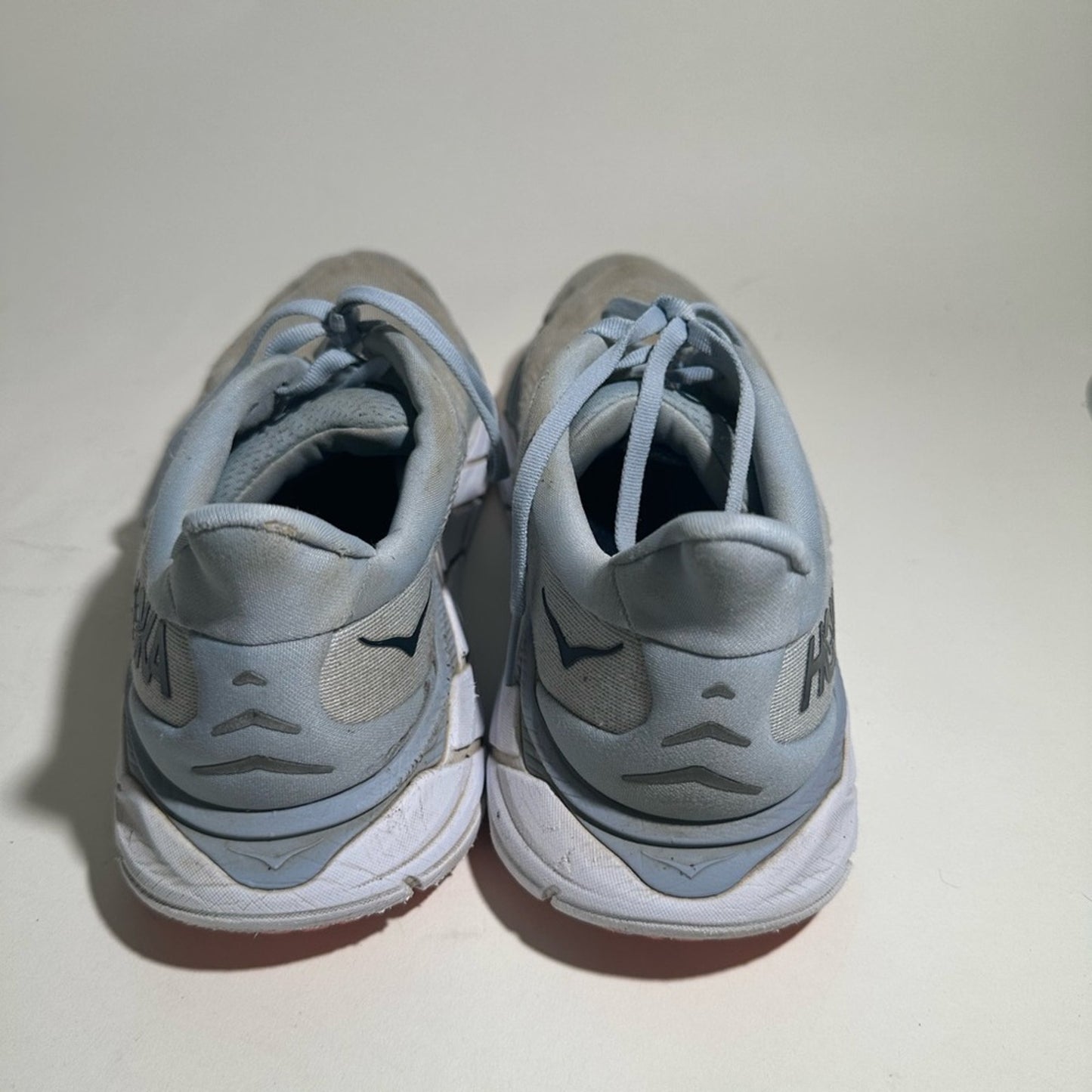 Hoka Arahi 6
