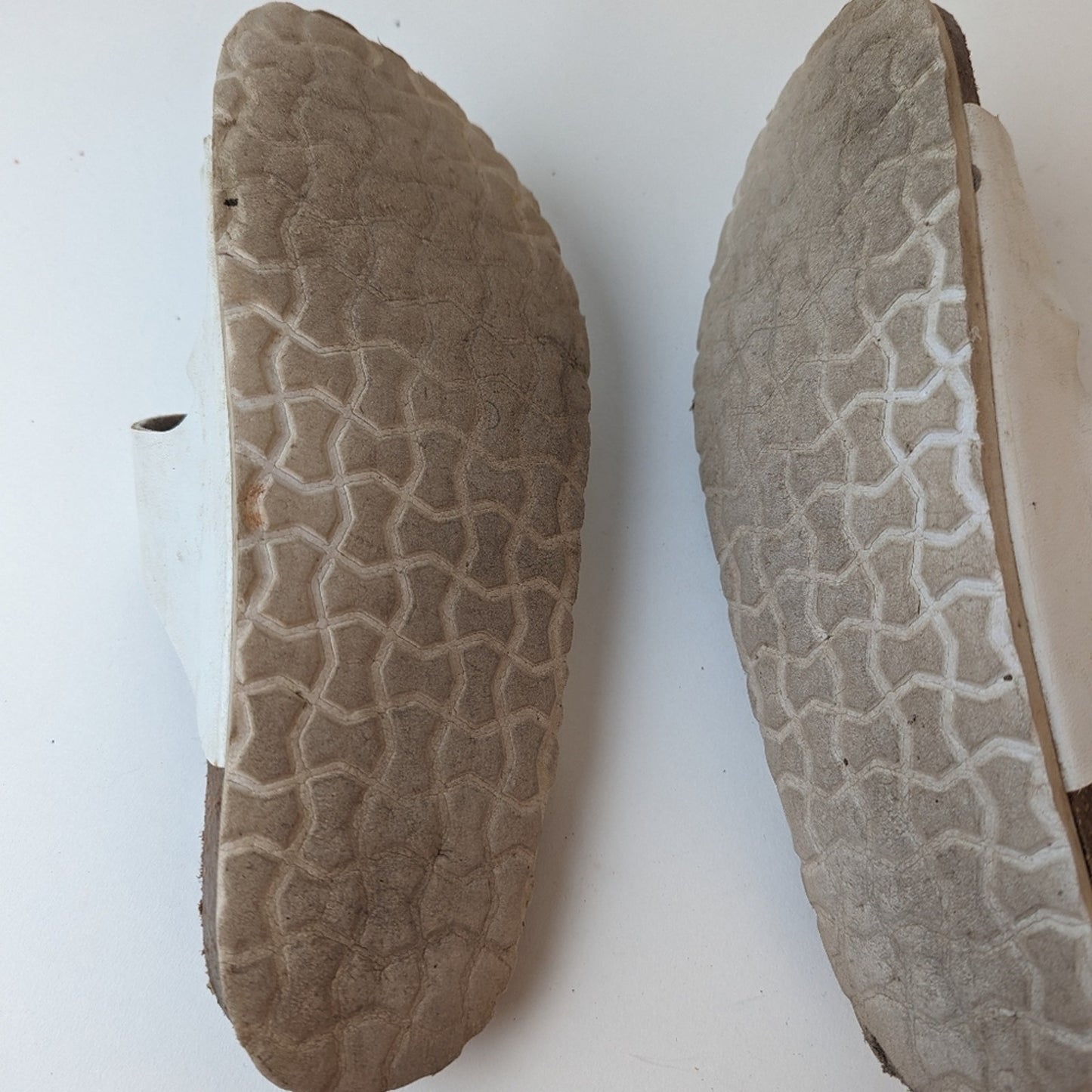 Cushionaire Sandals - 8.5
