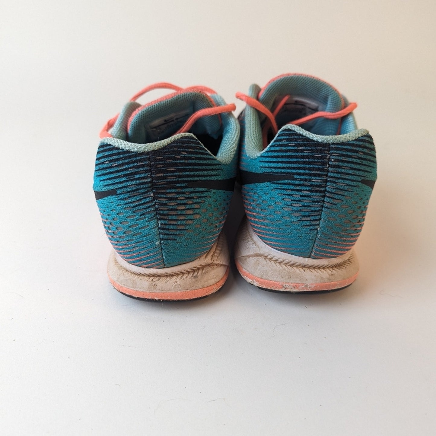 Nike Air Zoom Pegasus 33 - 8.5