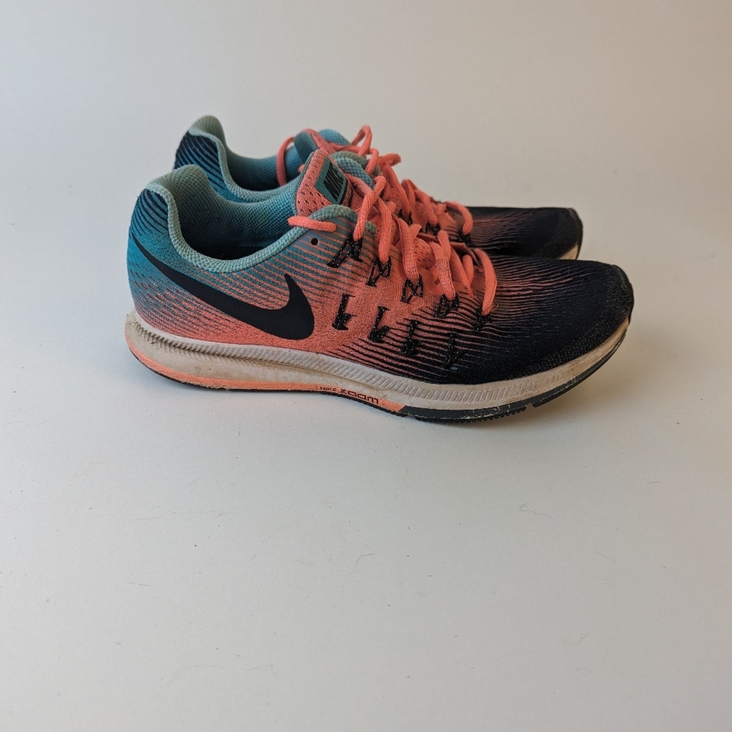 Nike Air Zoom Pegasus 33 - 8.5