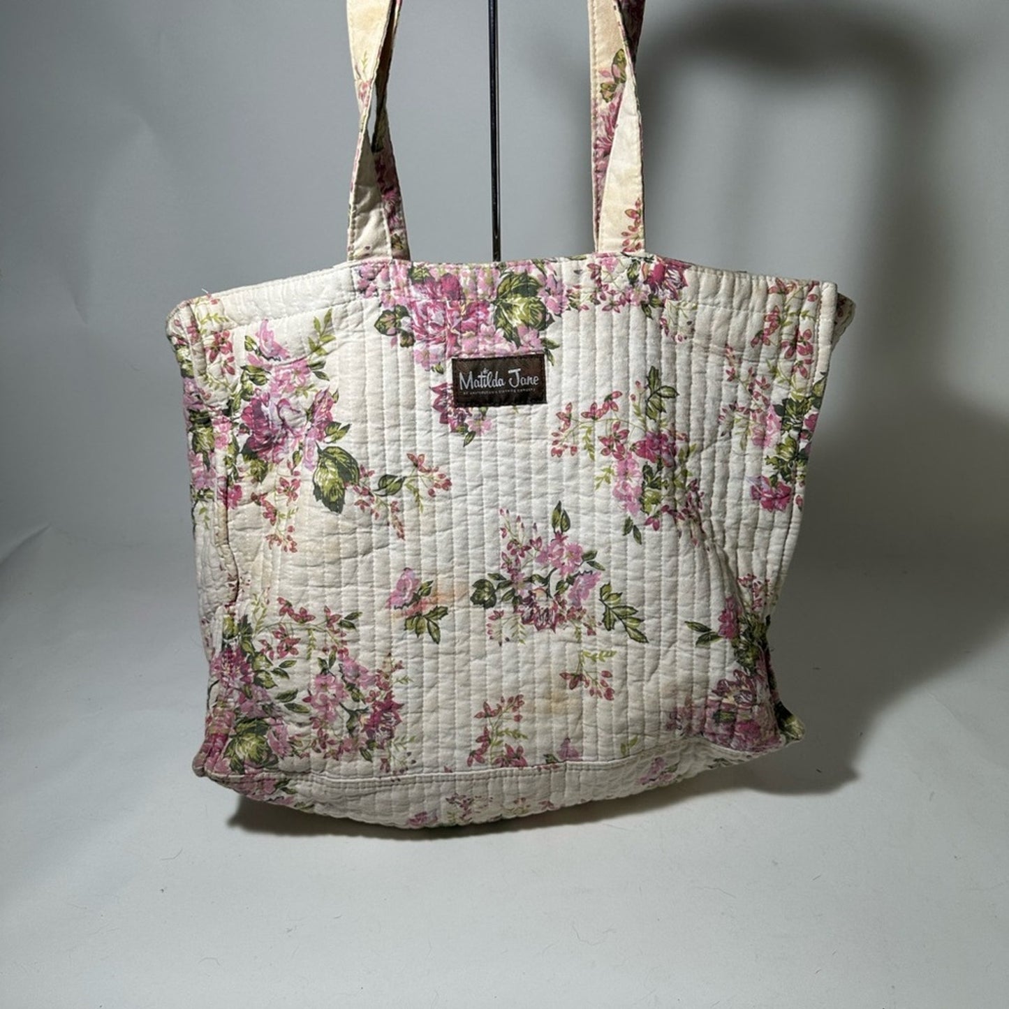 Elegant Cream and Pink Floral Tote Bag with Quilted Design