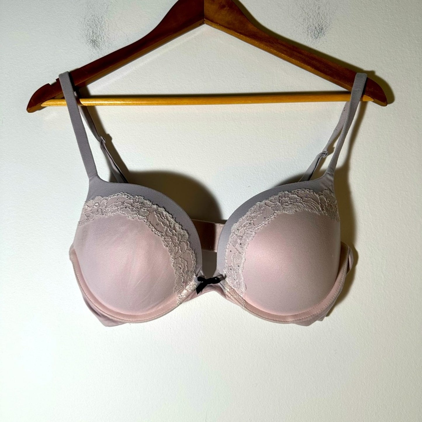 Victorias Secret Push Up Light Pink Lace Trim Bra