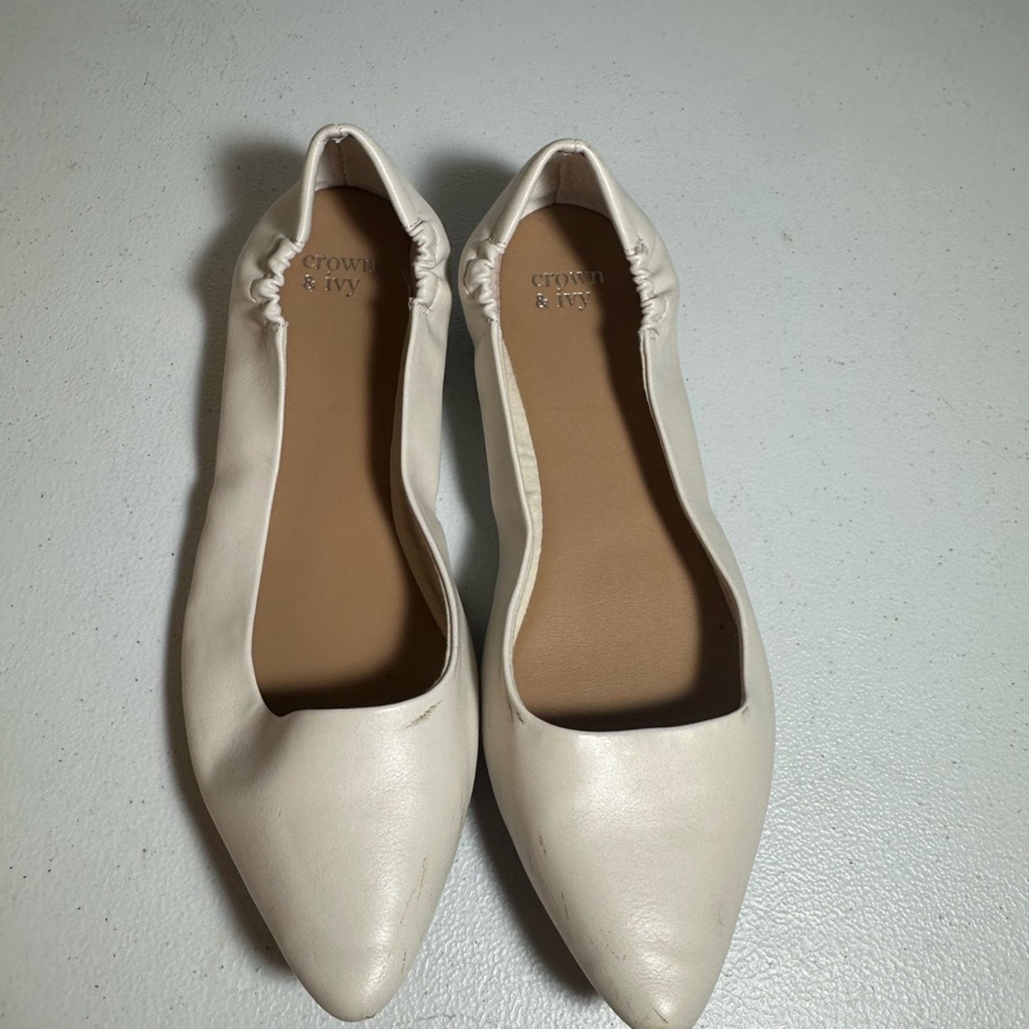 Crown & Ivy Women's Cream Flats