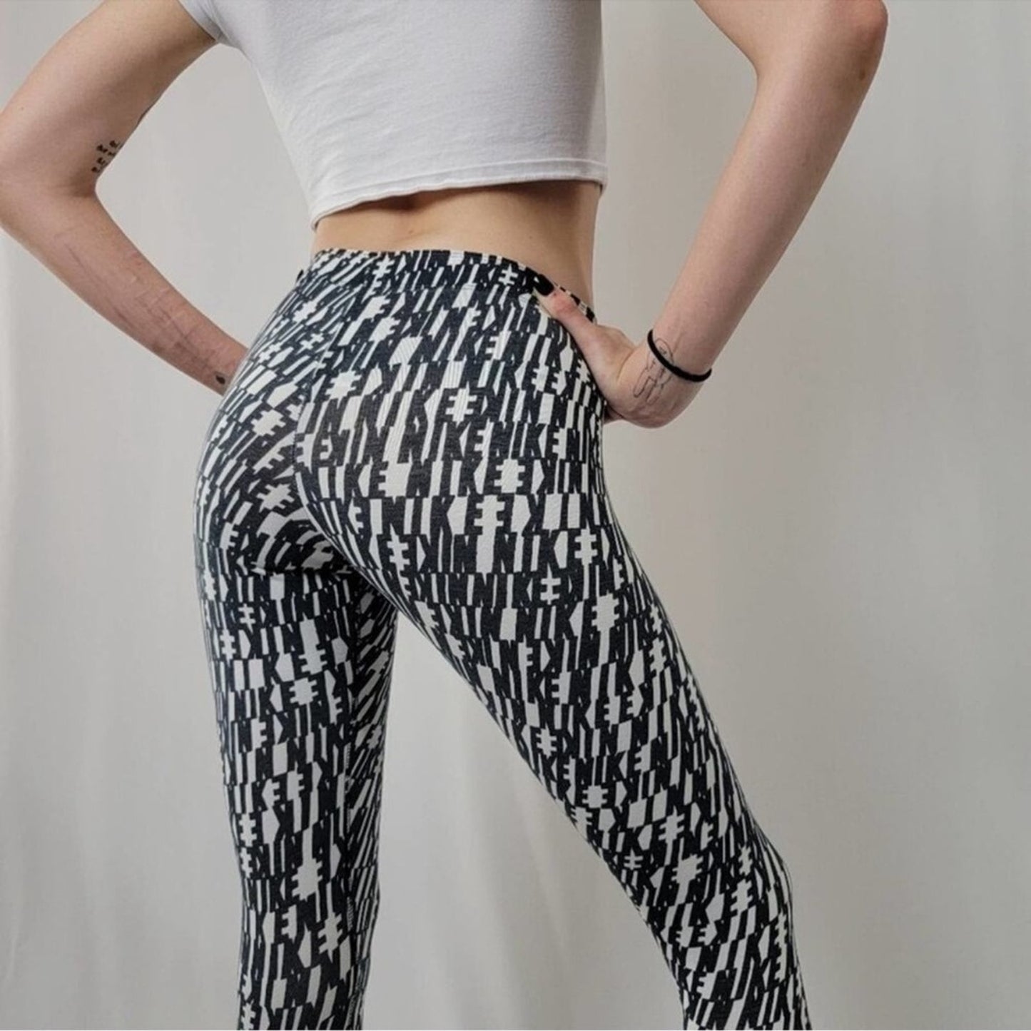 Nike Leg-A-See-AOP Leggings