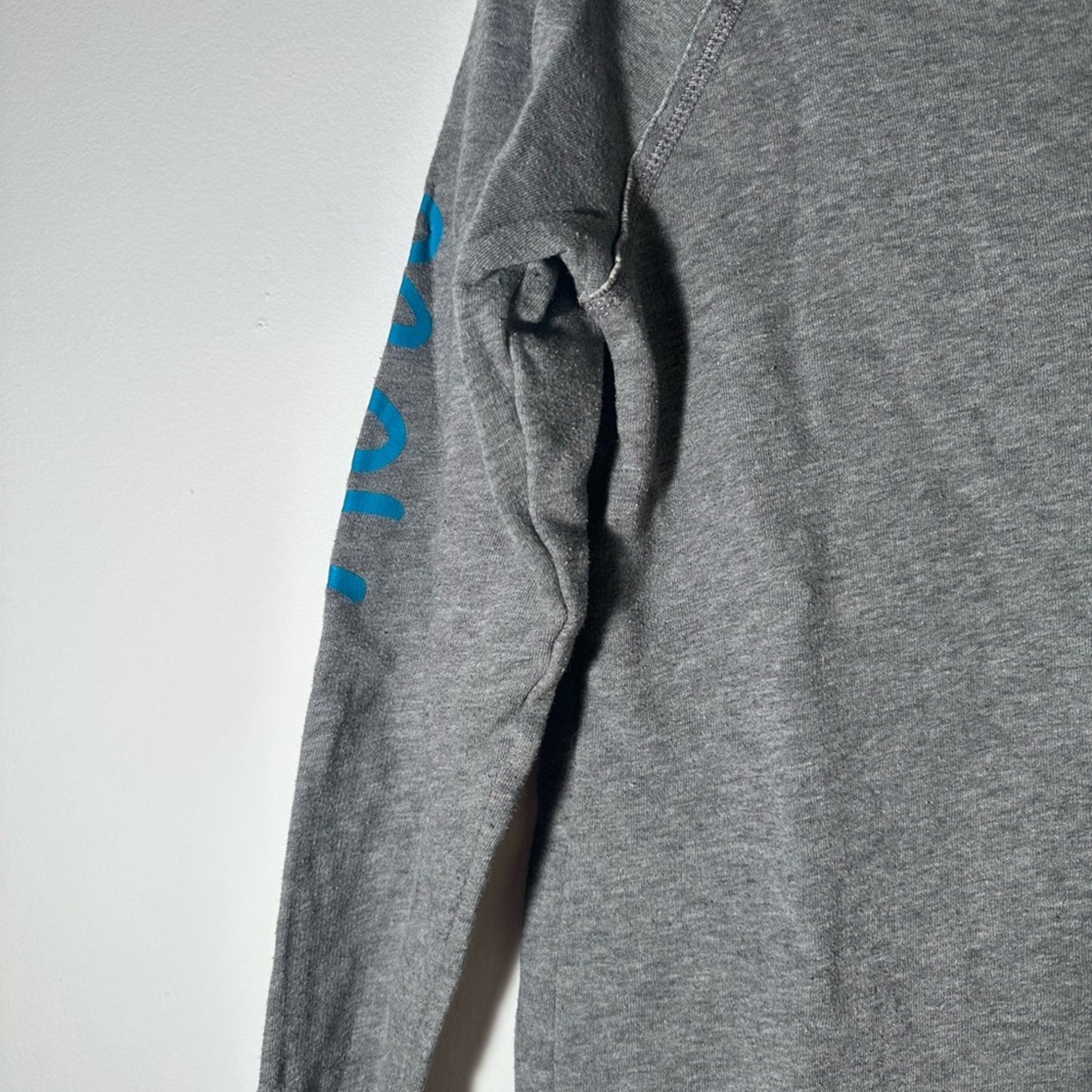 Aero Gray Women's Sweatshirt with Blue Accents