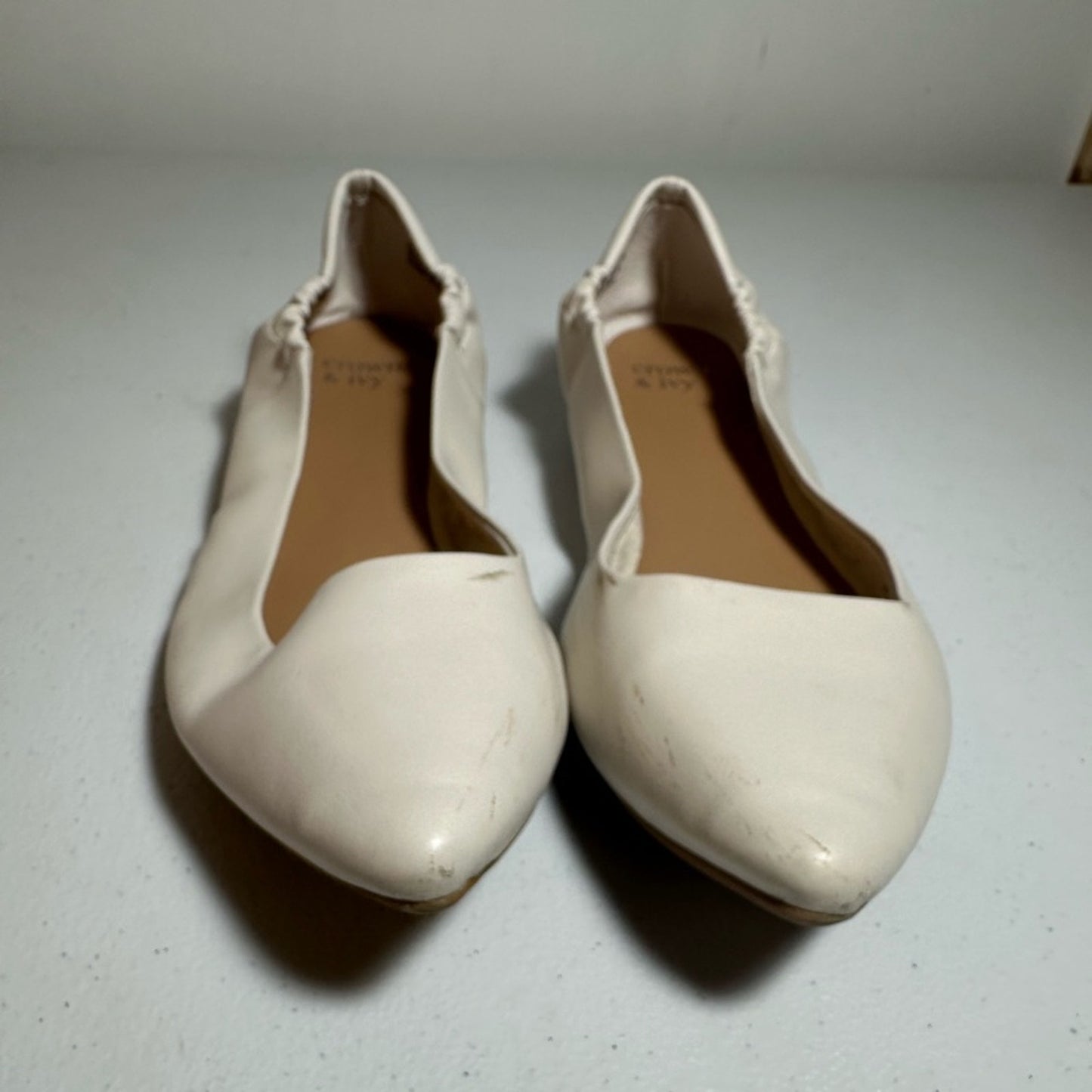 Crown & Ivy Women's Cream Flats