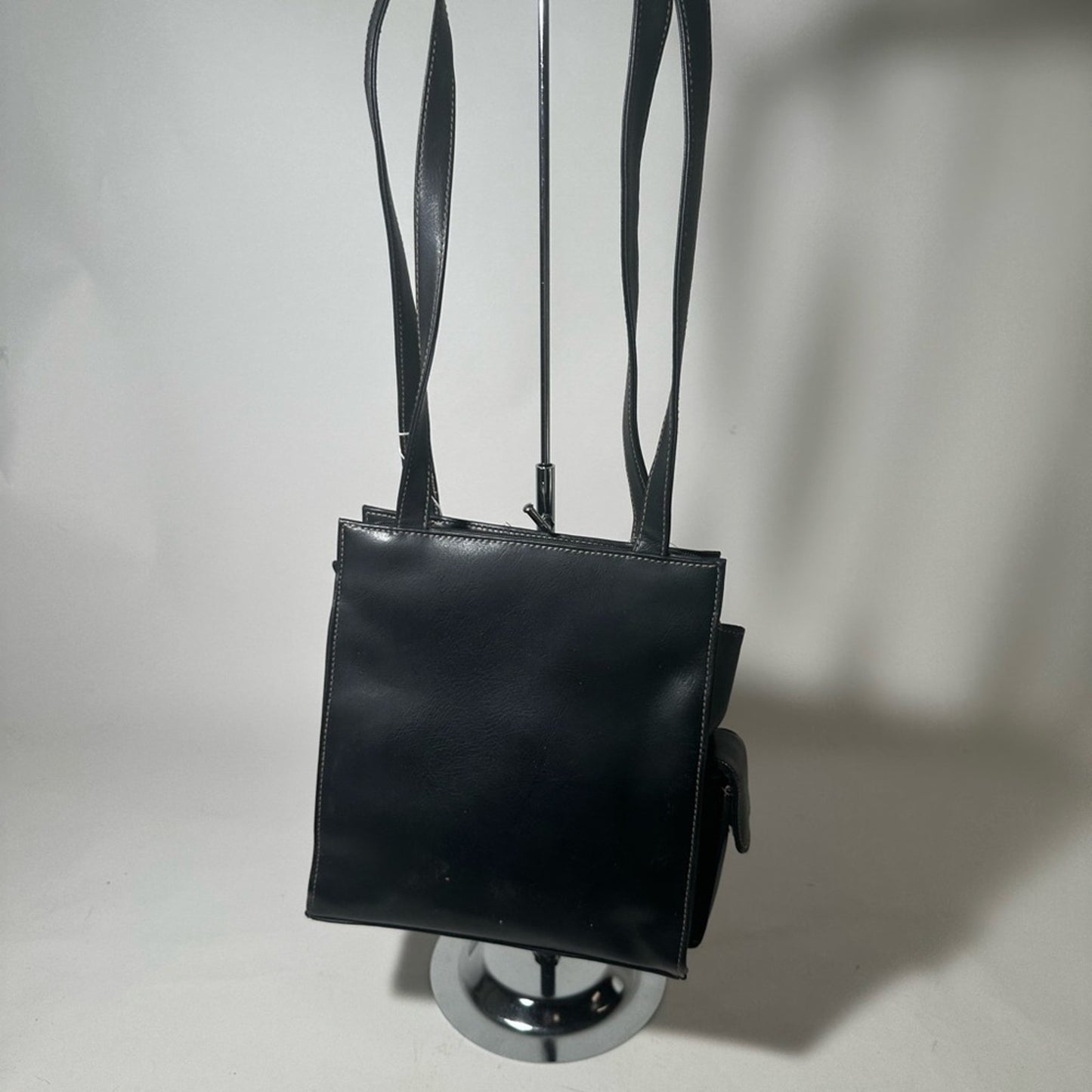 Dolce Vita Black Shoulder Bag with Structured Design