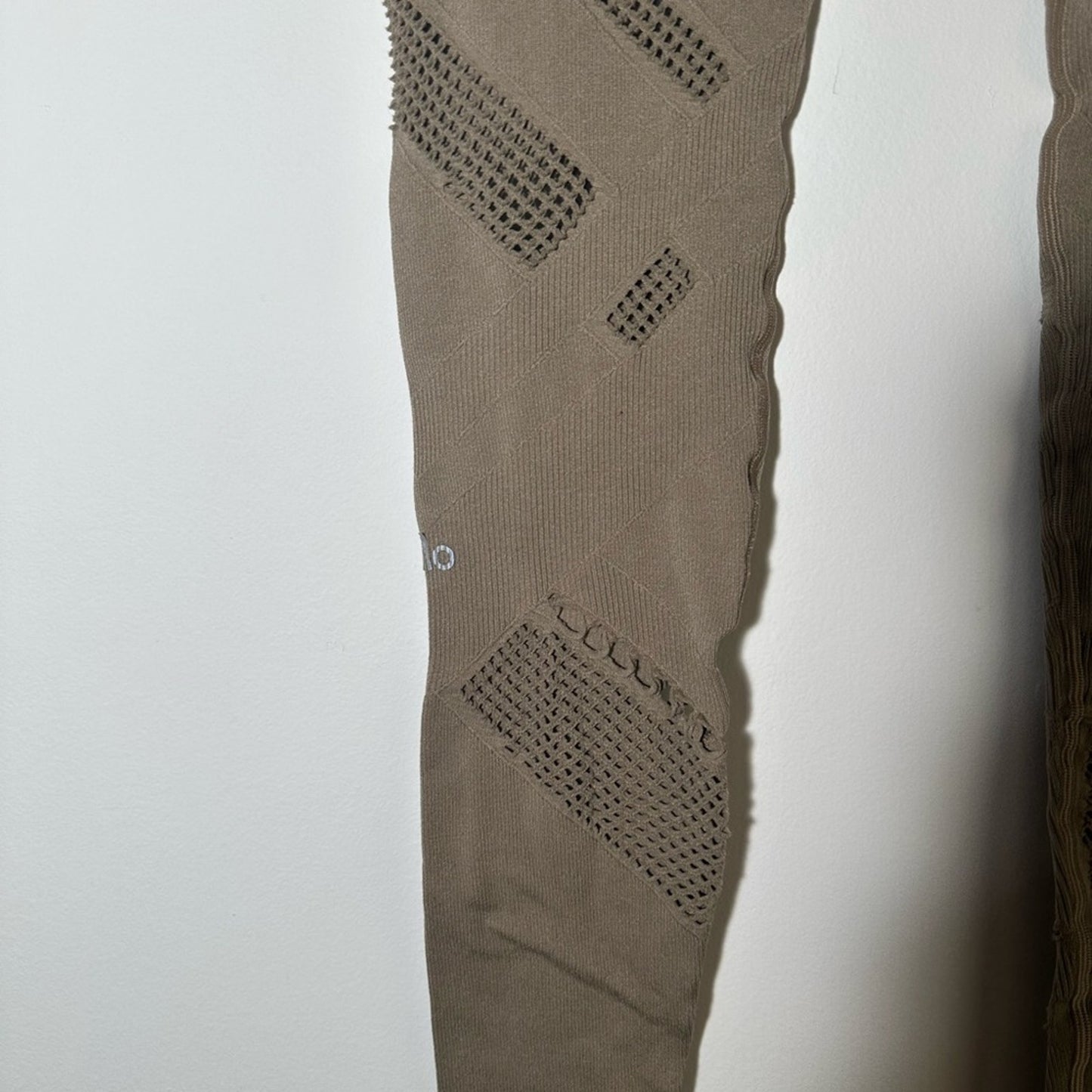 ALO Yoga Taupe Leggings