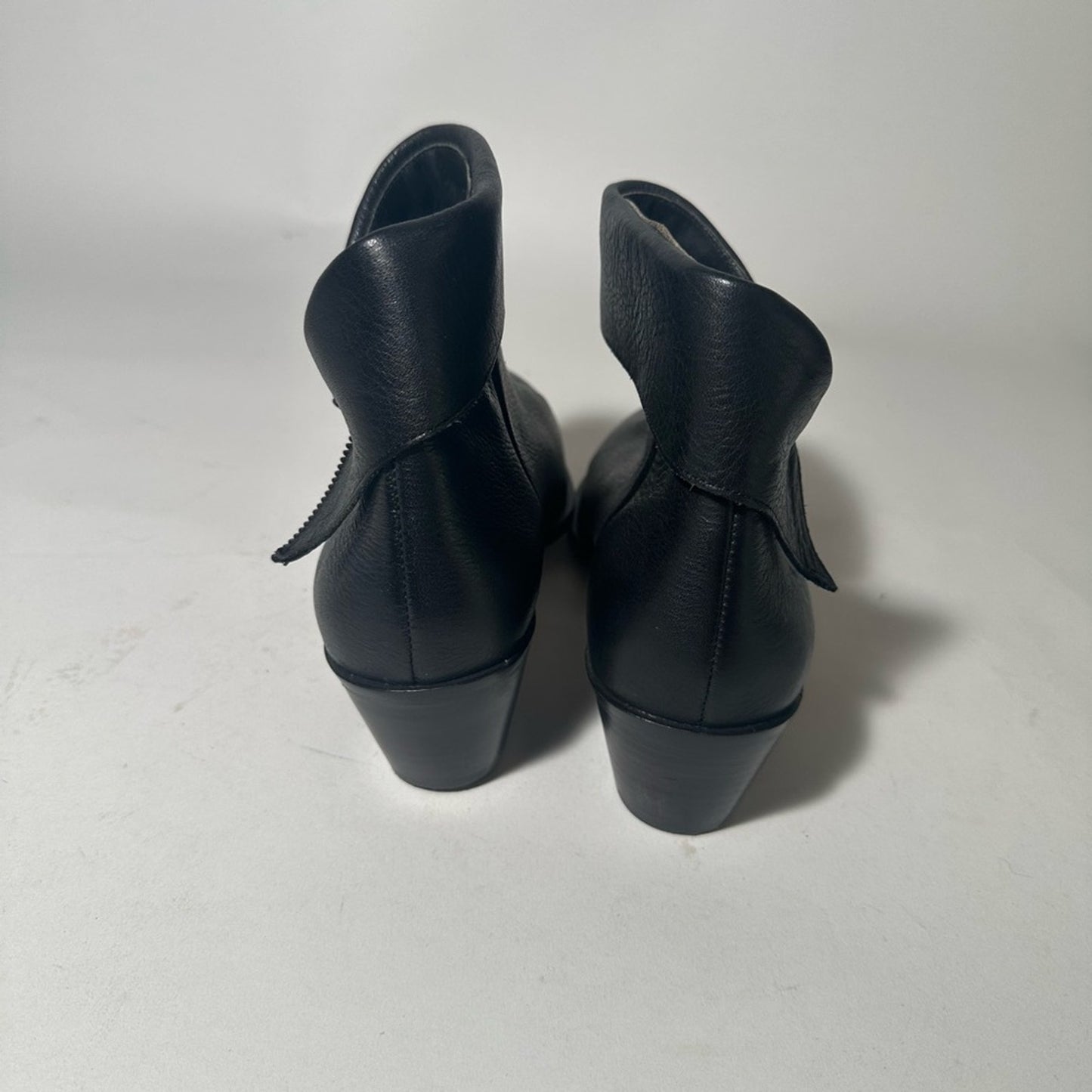 Sole / Society Nickelle Sleek Black Ankle Boots with Elastic Panels