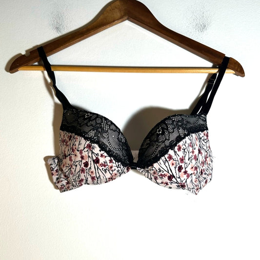 Marilyn Monroe Black and Red Lace Bra