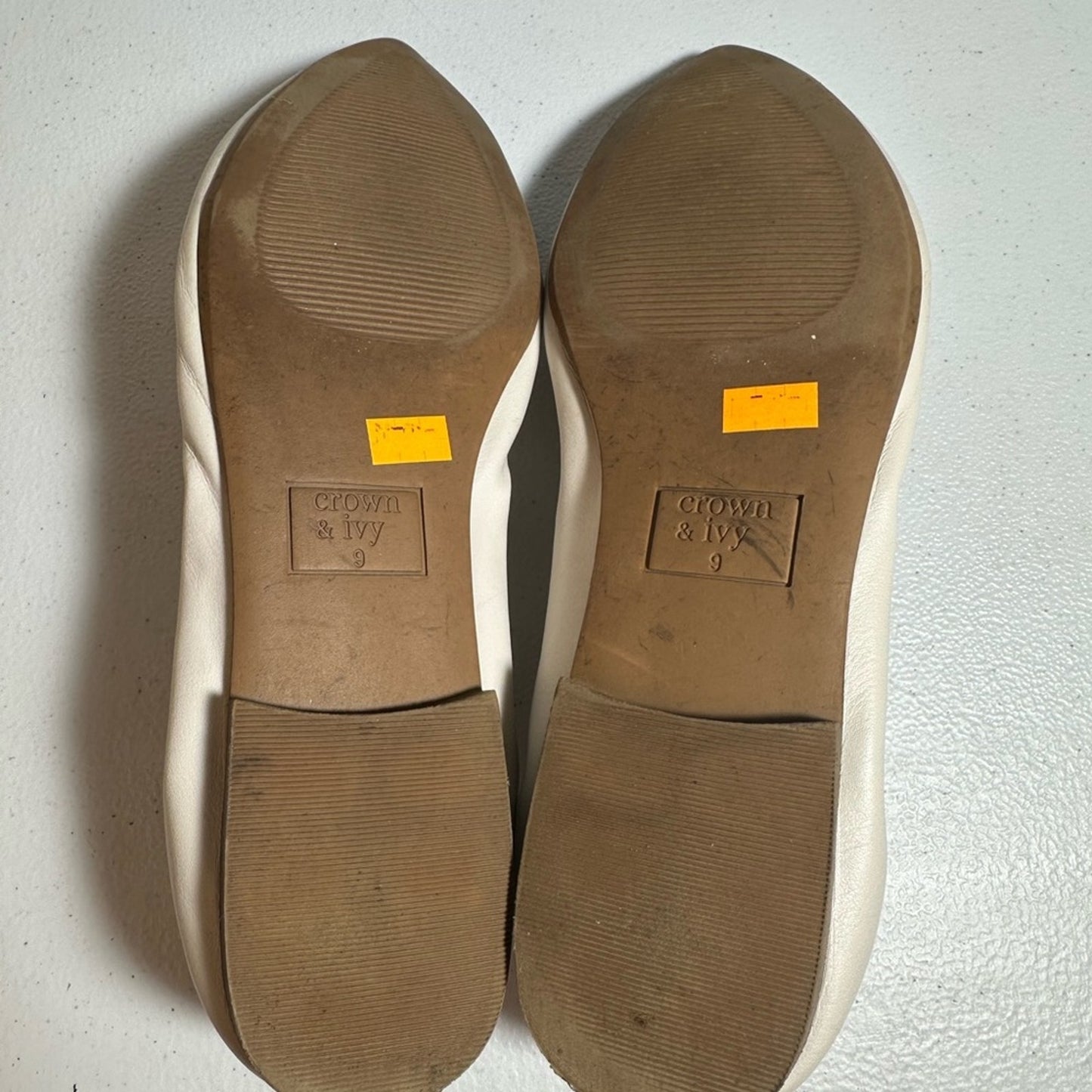 Crown & Ivy Women's Cream Flats