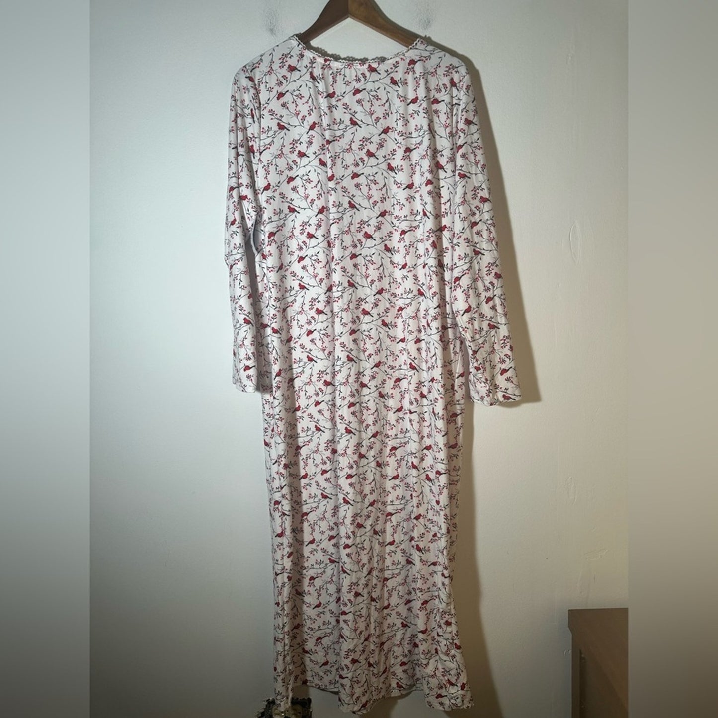 Red Cardinal Long Sleeve Nightgown NWT
