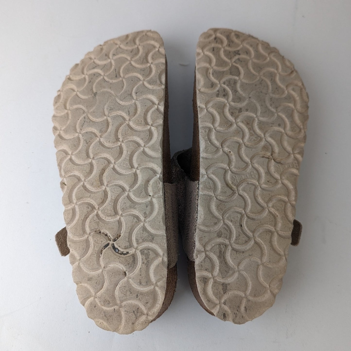 Birkenstock Gizeh Sandal in Metallic 37(6-6.5)