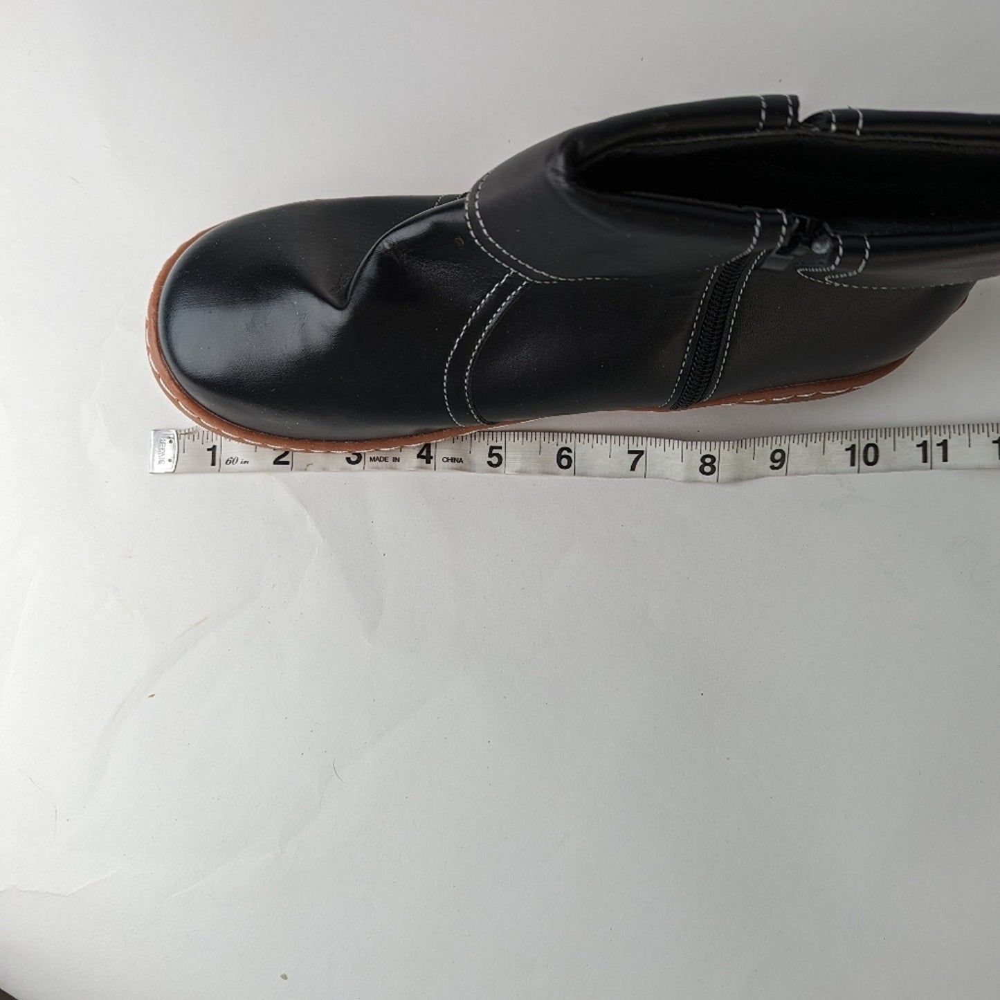 NWOT Stitch Side Ankle Boots 9