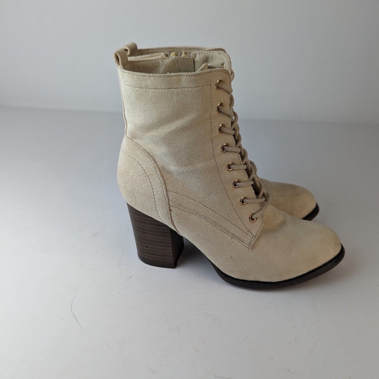 Journee Collection Women's Baylor Lace Up Stacked Heel Bootie - 6