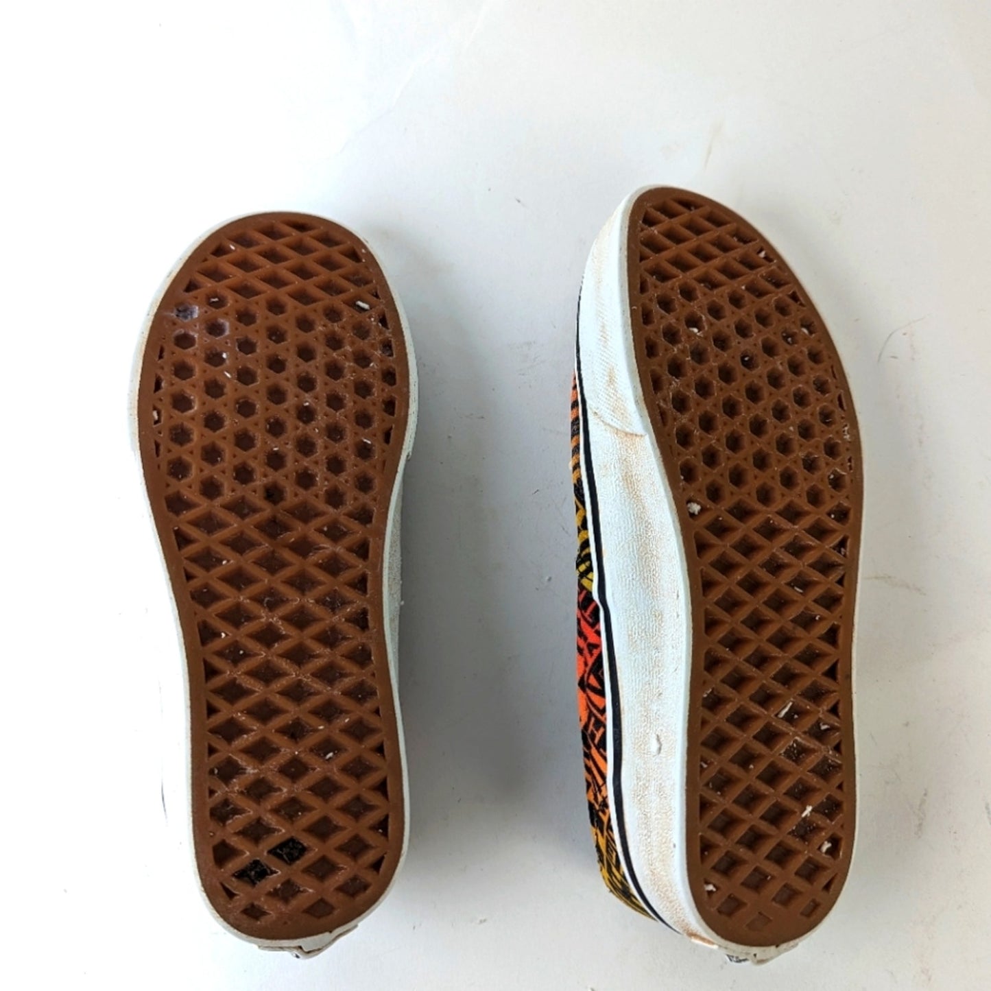 Vans Logo Flame Lace Up Sneakers 5.5