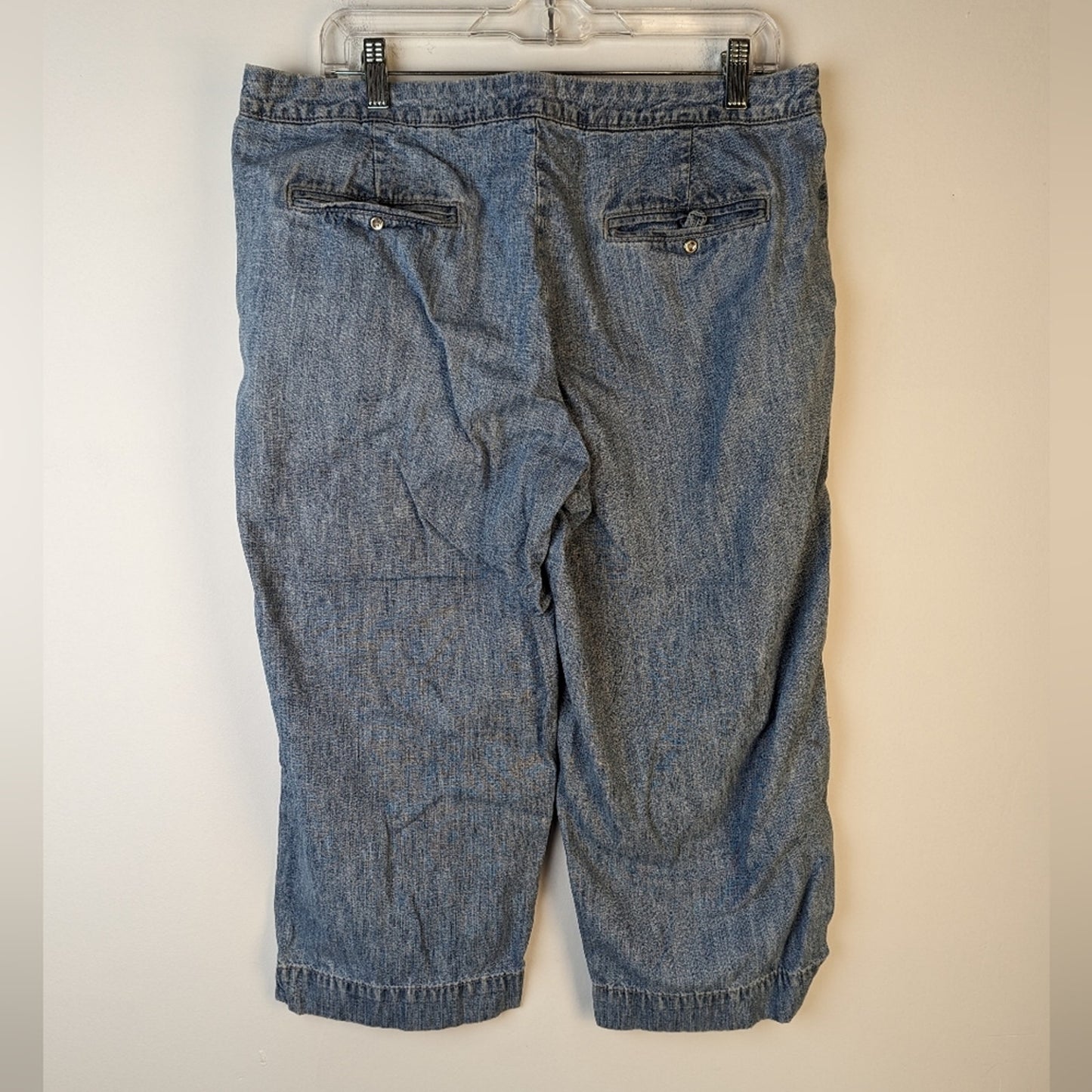 Vintage Levi's Cropped Jeans / 16