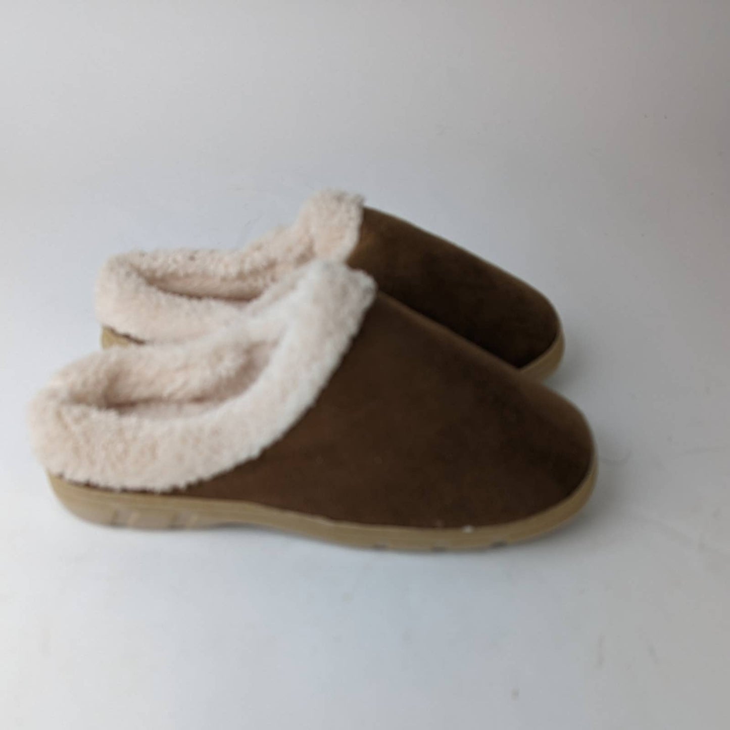 NWOT Bedroom Slippers 8