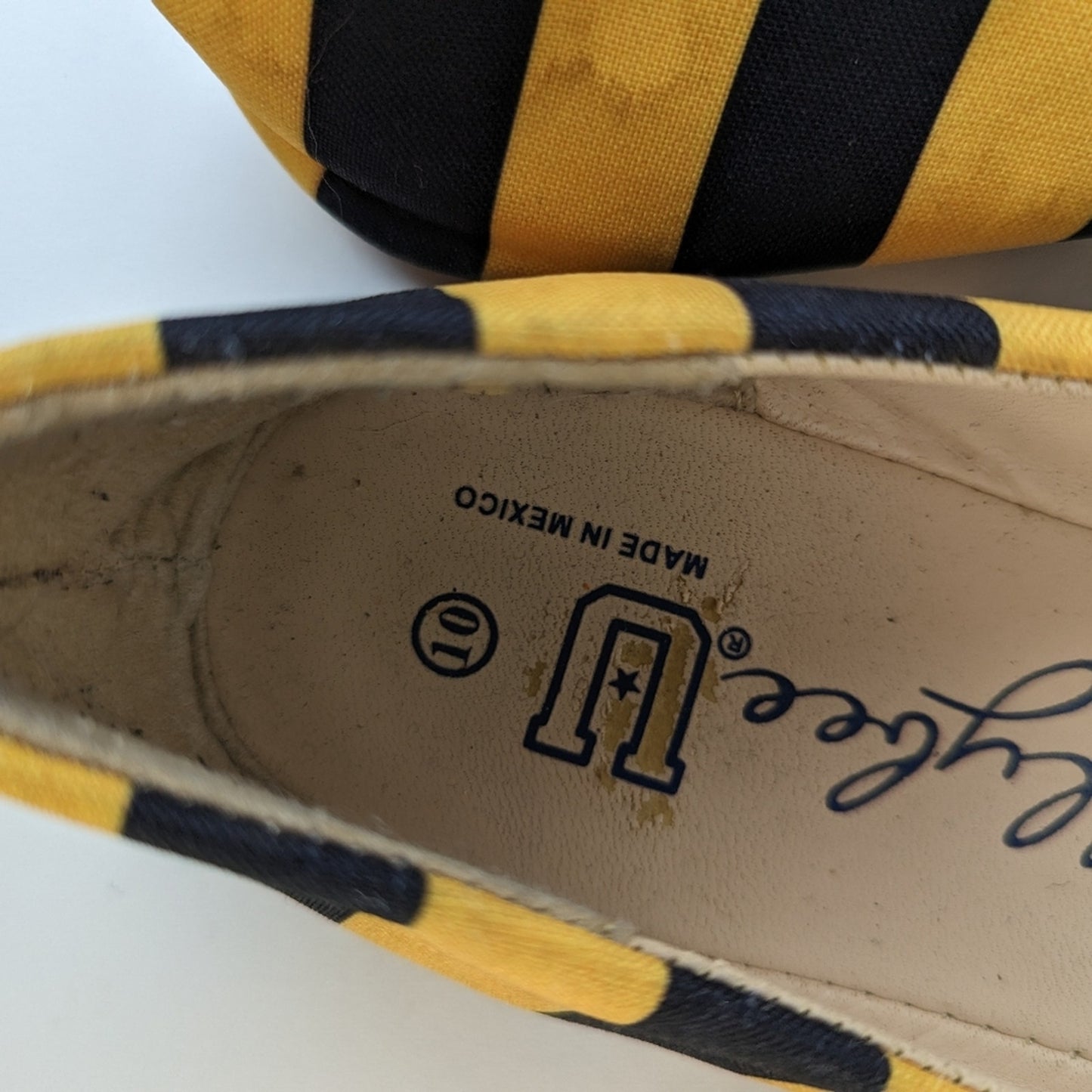 Lillybee Black & Vegas Gold Striped Ballet Shoes - 10