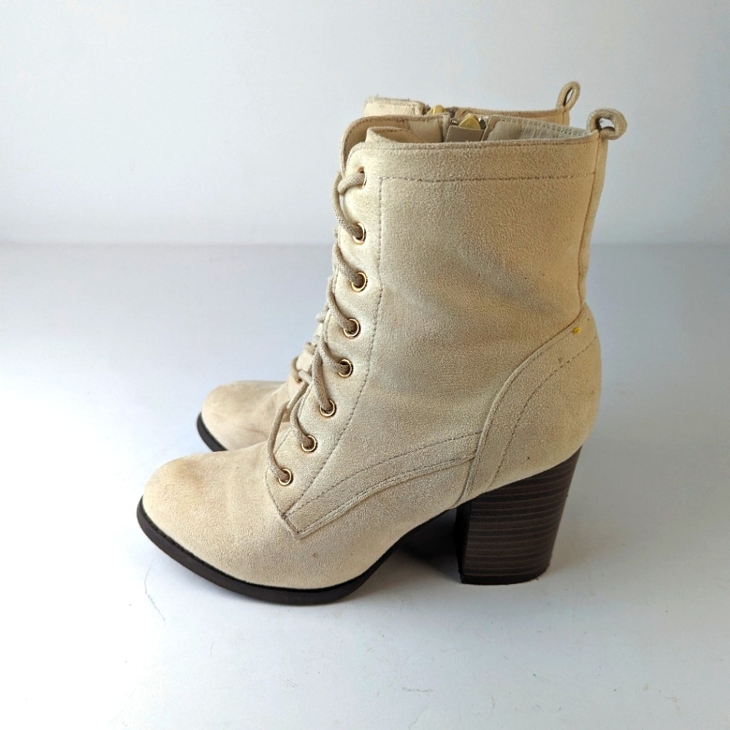 Journee Collection Women's Baylor Lace Up Stacked Heel Bootie - 6