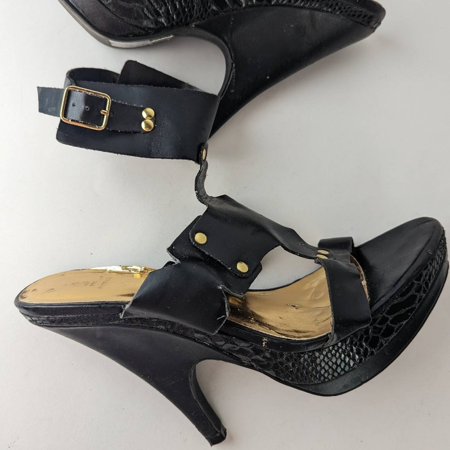 Bakers Melissa Black Strappy Snakeprint Heels 10