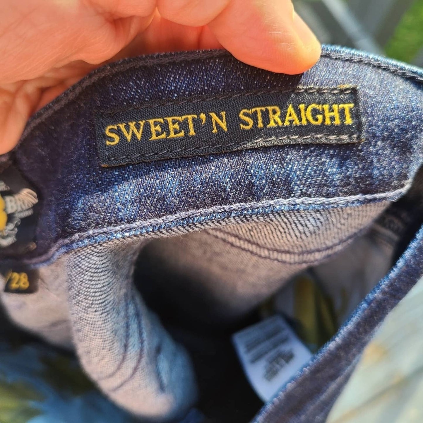 Lucky Brand Mid Rise Sweet Straight Jeans