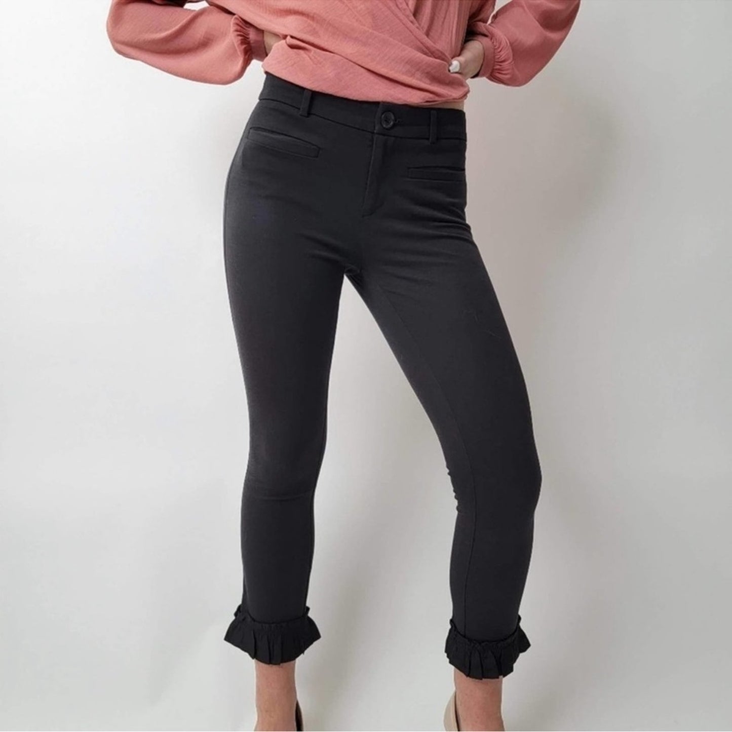 Anthropologie Cartonnier Black Ruffle Hem Pants Capris Cropped Ankle