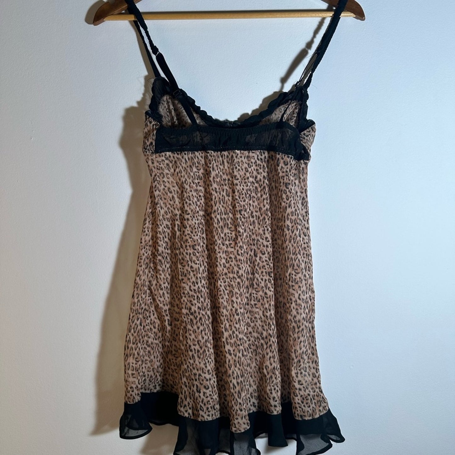 Elegant Leopard Print Chemise with Black Accents