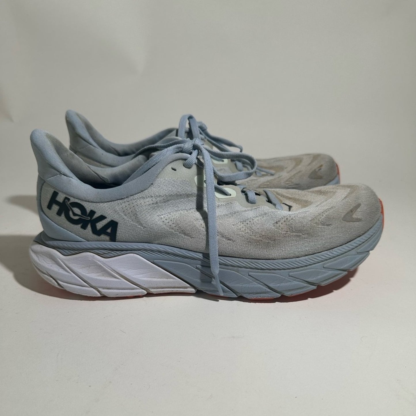 Hoka Arahi 6