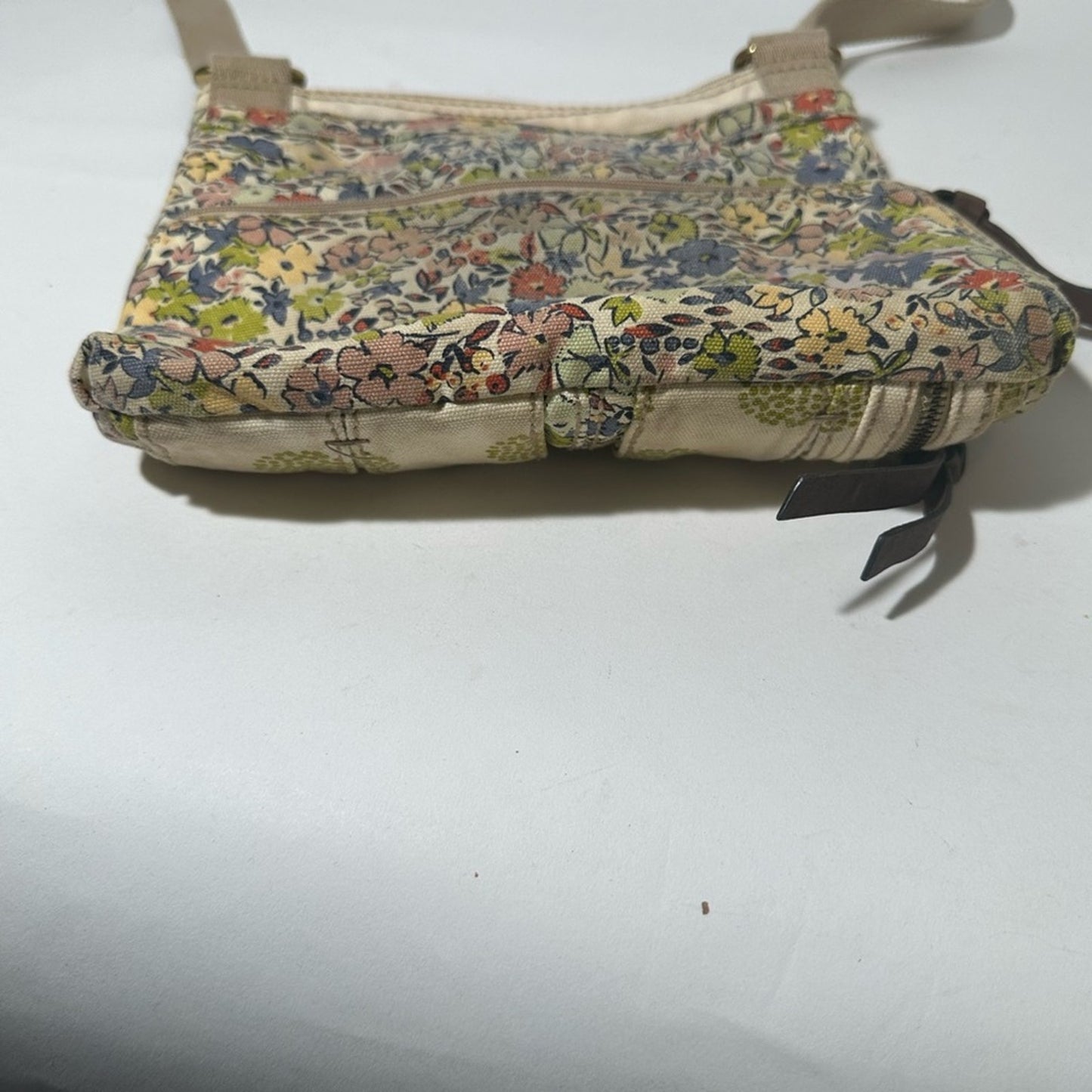 Fossil Cream and Tan Crossbody Bag with Adjustable Strap
