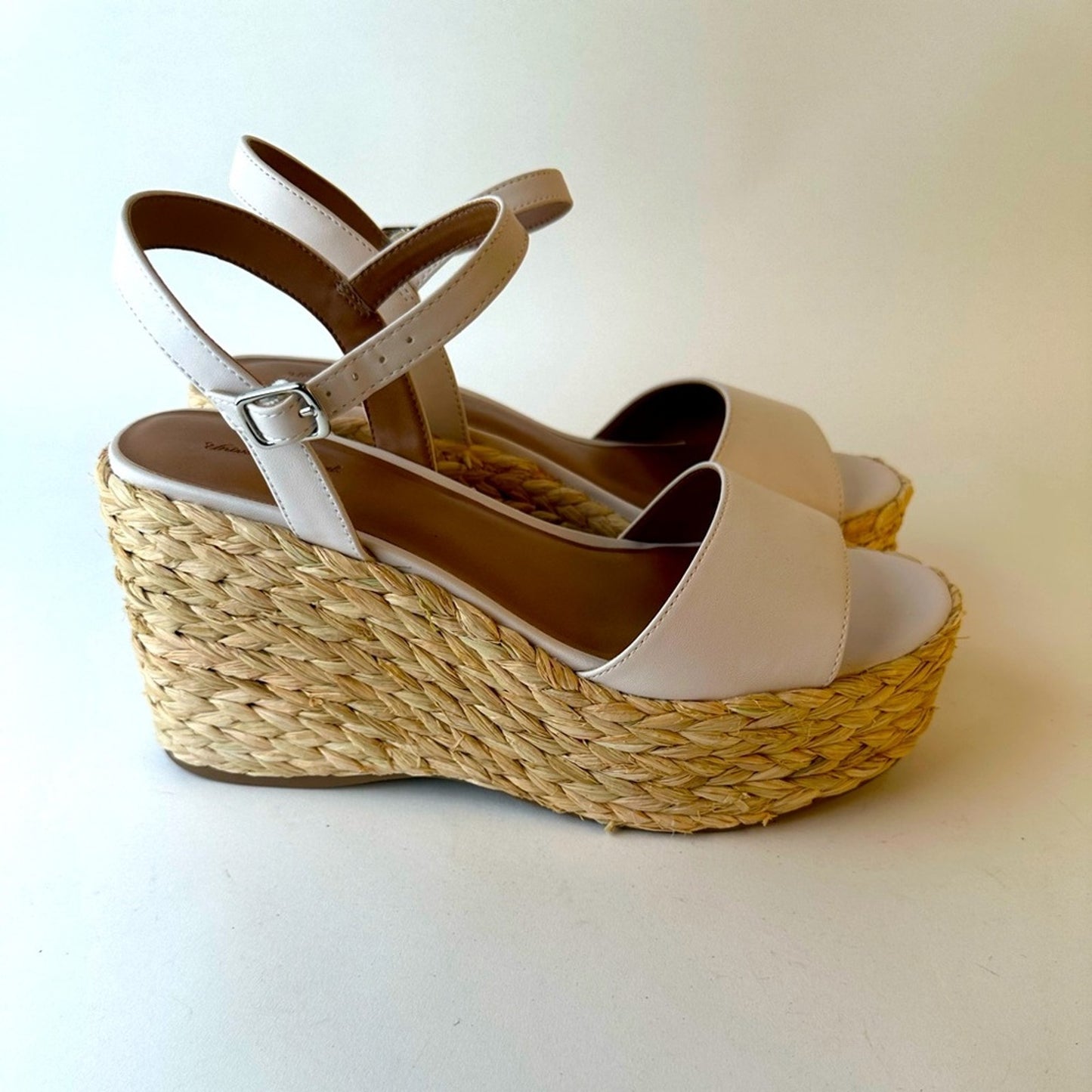 NWOT Universal Thread Platform Espadrilles