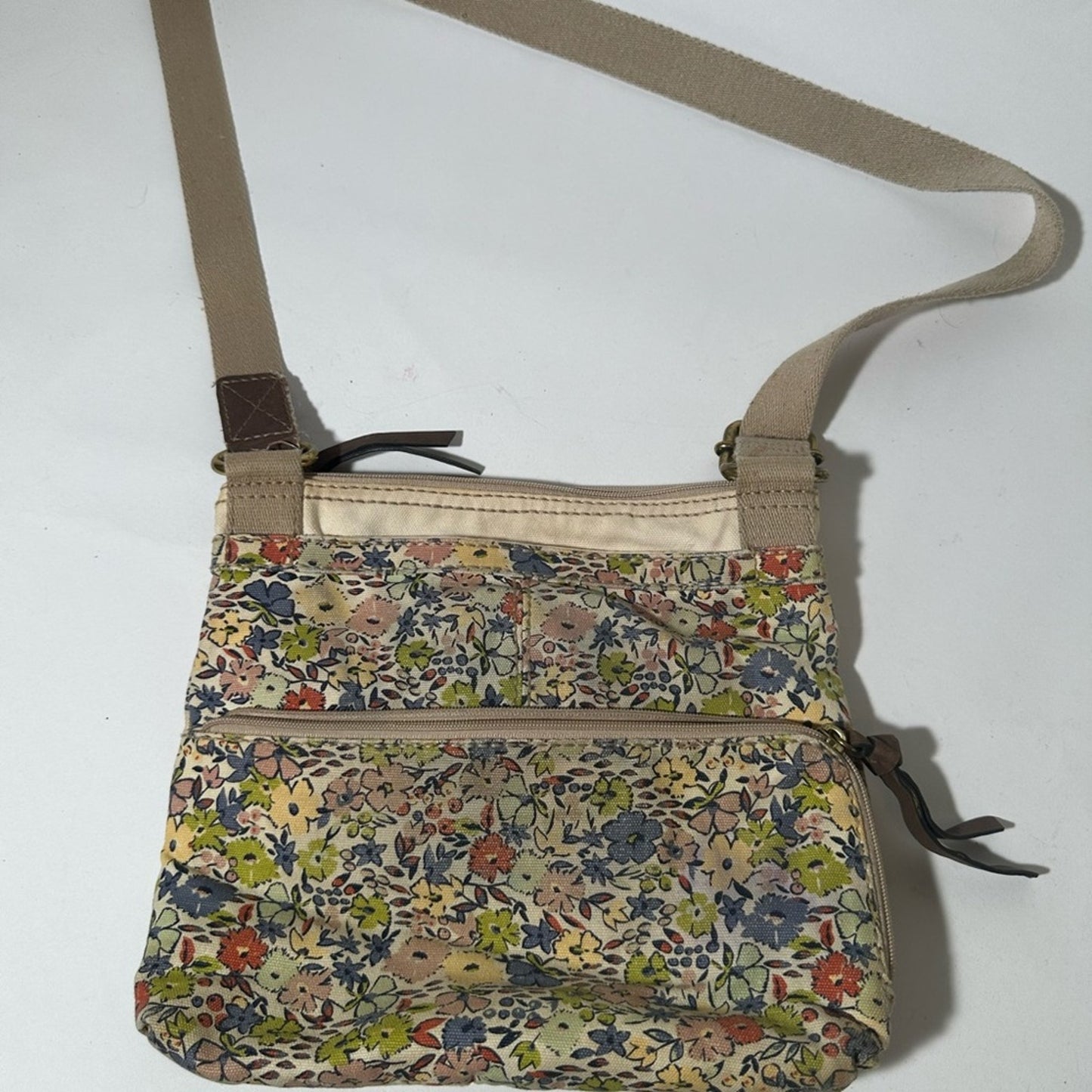 Fossil Cream and Tan Crossbody Bag with Adjustable Strap
