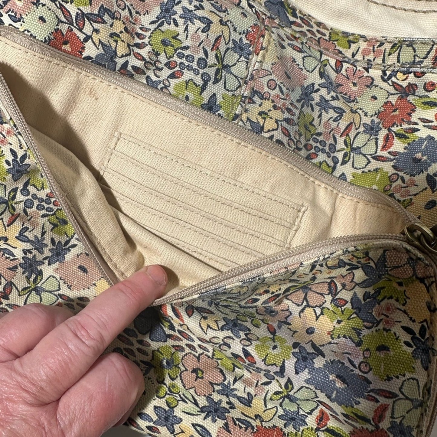 Fossil Cream and Tan Crossbody Bag with Adjustable Strap
