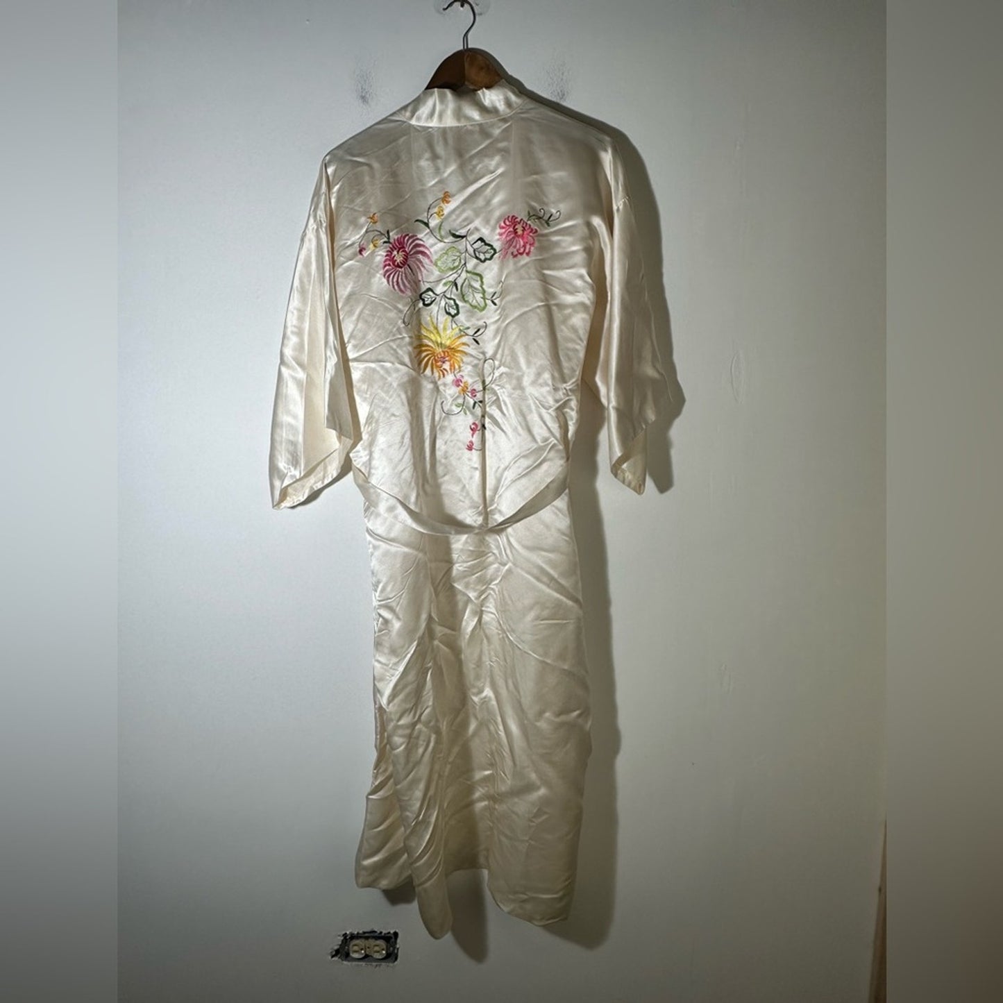 Vintage Elegant Cream Women's Kimono Robe