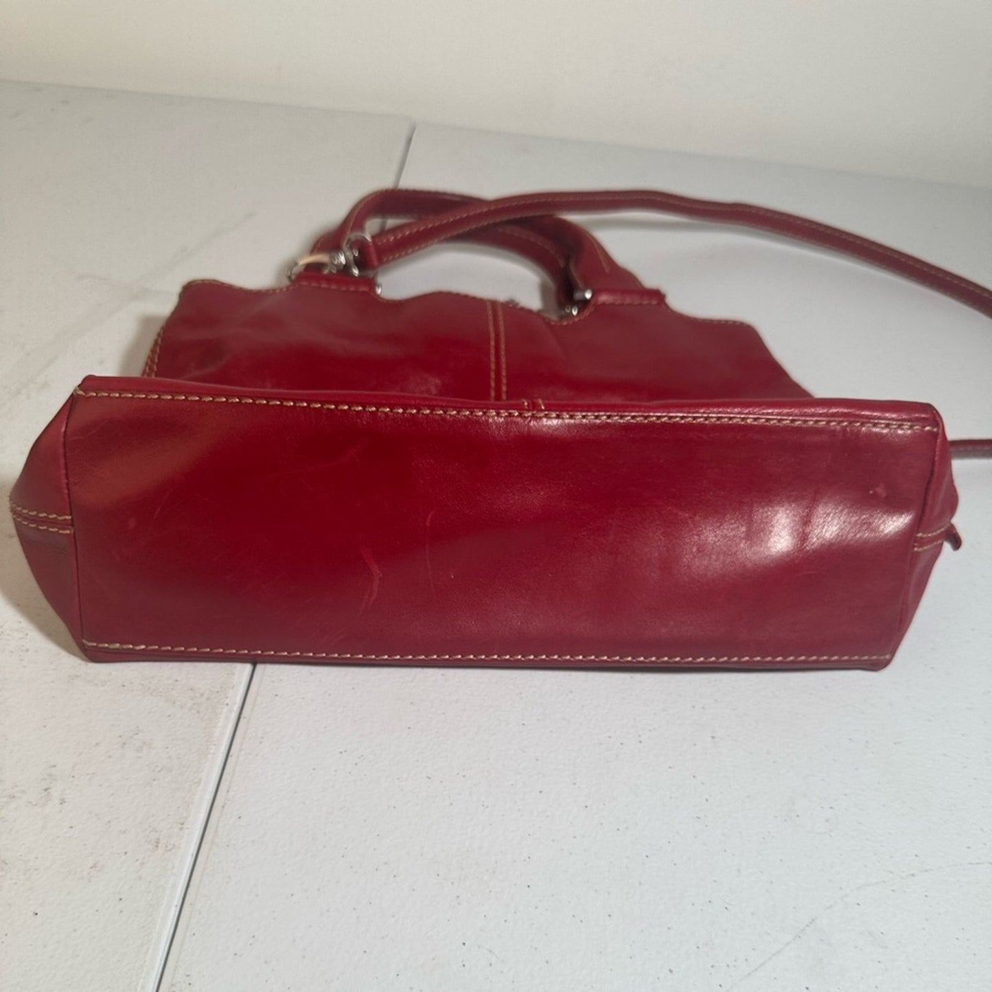 Fossil Elegant Red Leather Handbag