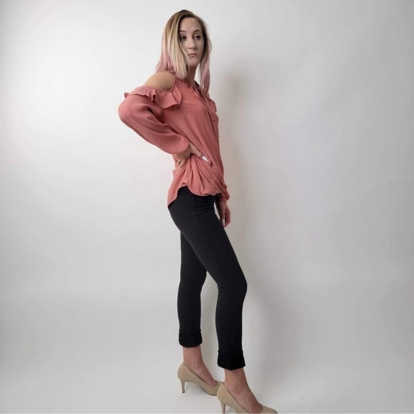 Anthropologie Cartonnier Black Ruffle Hem Pants Capris Cropped Ankle
