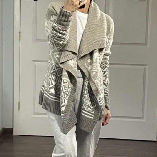 Abercrombie & Fitch Cozy Gray and Cream Women's Sweater