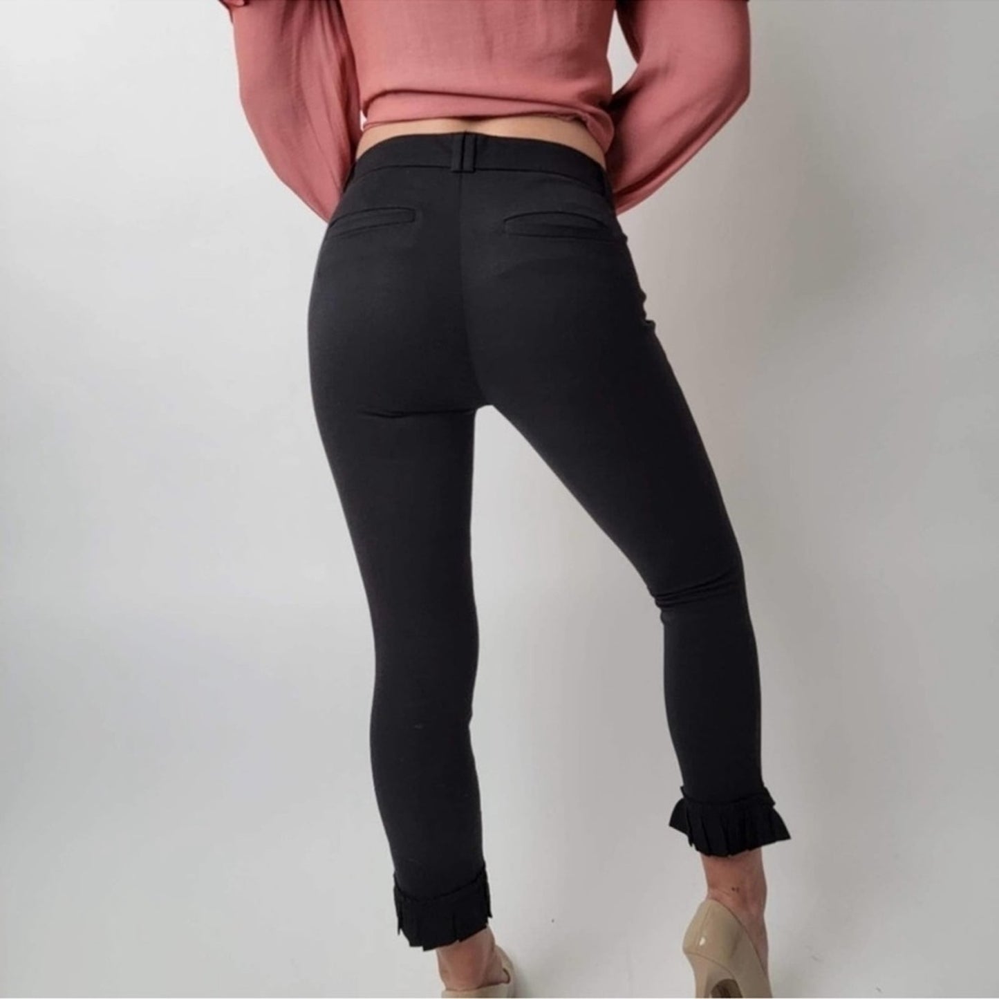 Anthropologie Cartonnier Black Ruffle Hem Pants Capris Cropped Ankle