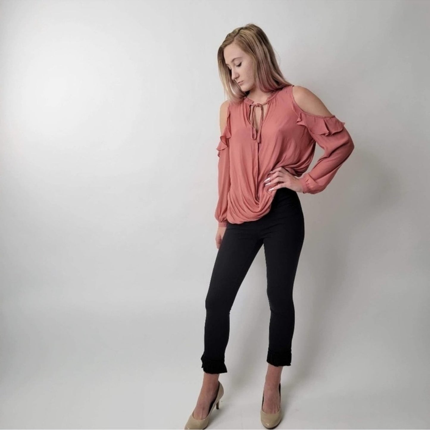 Anthropologie Cartonnier Black Ruffle Hem Pants Capris Cropped Ankle