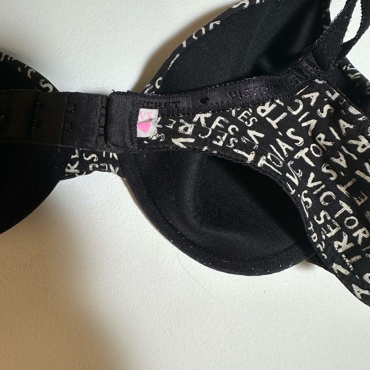 Victoria's Secret Black and White Text Print Bra