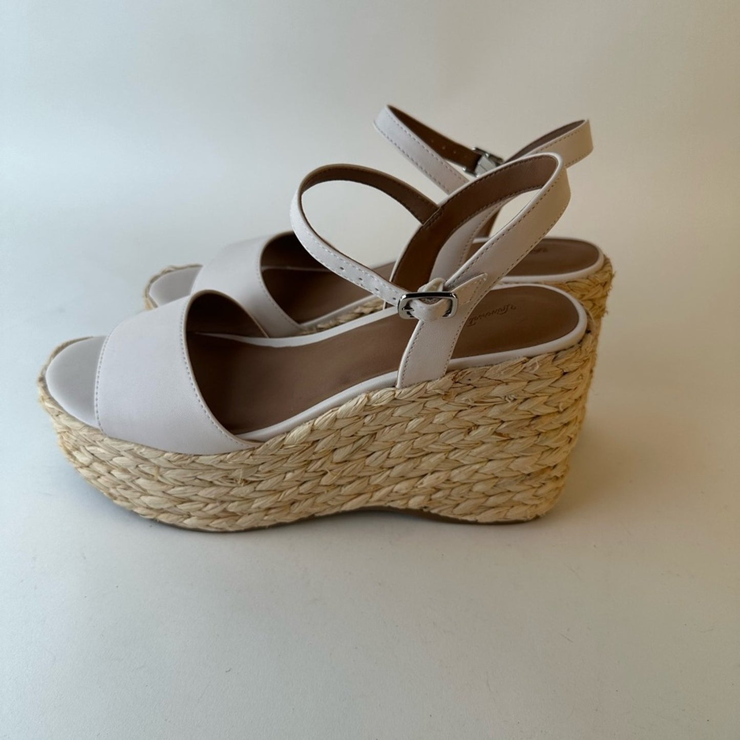 NWOT Universal Thread Platform Espadrilles